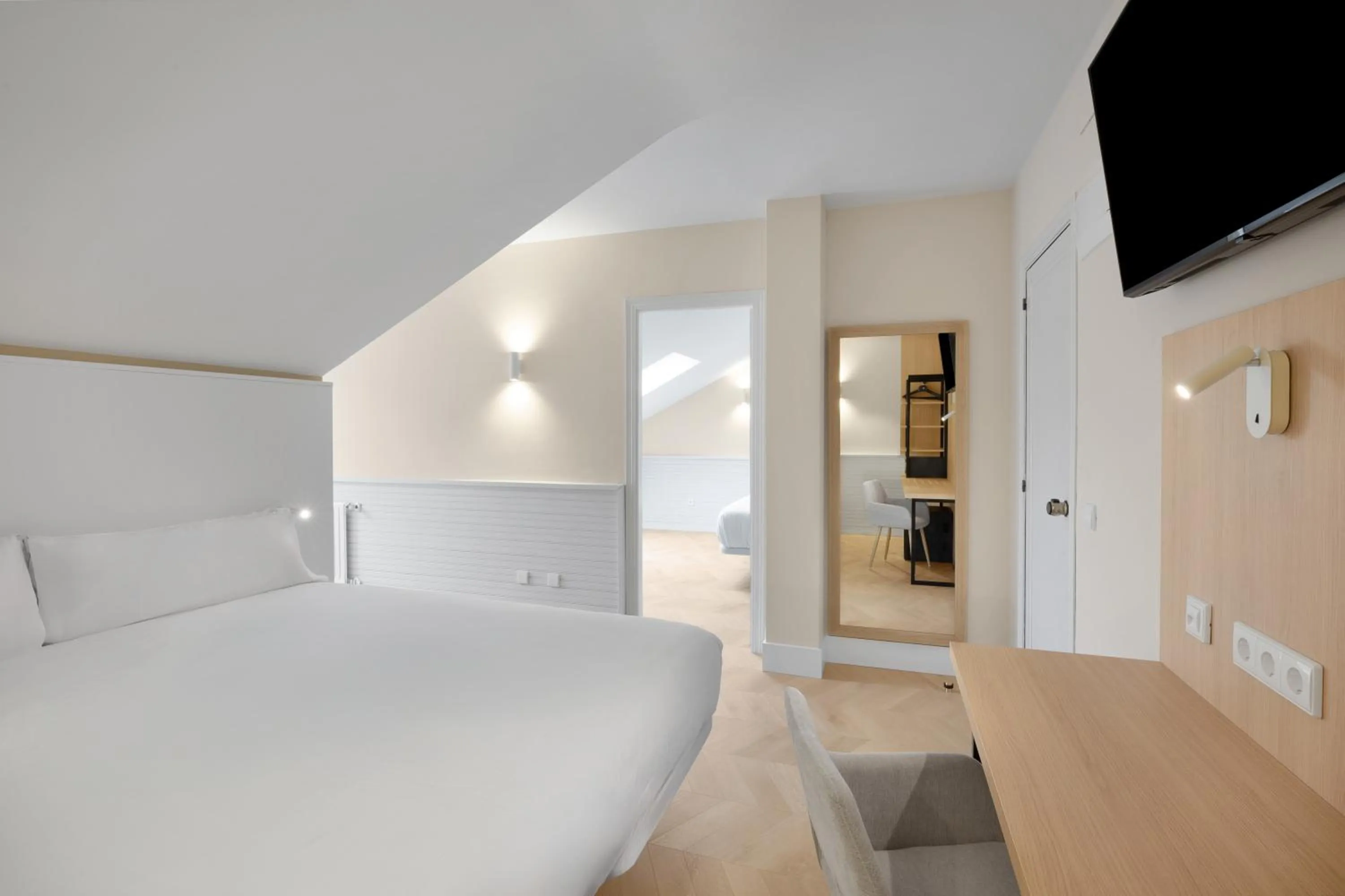 Bed in B&B HOTEL Gijón Centro Begoña