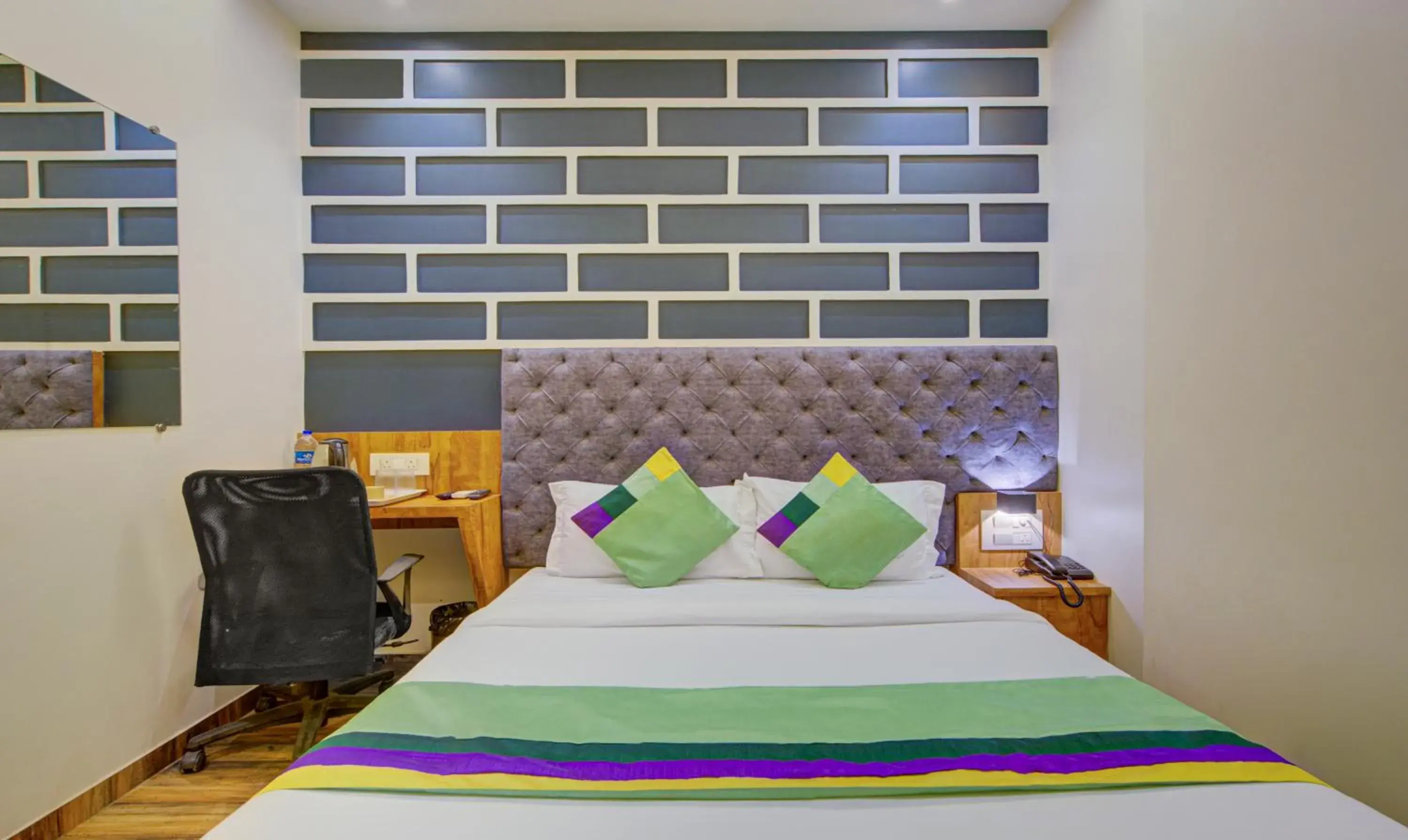 Bedroom, Bed in Treebo Prince Andheri East Bedroom, Bed in Treebo Prince Andheri East