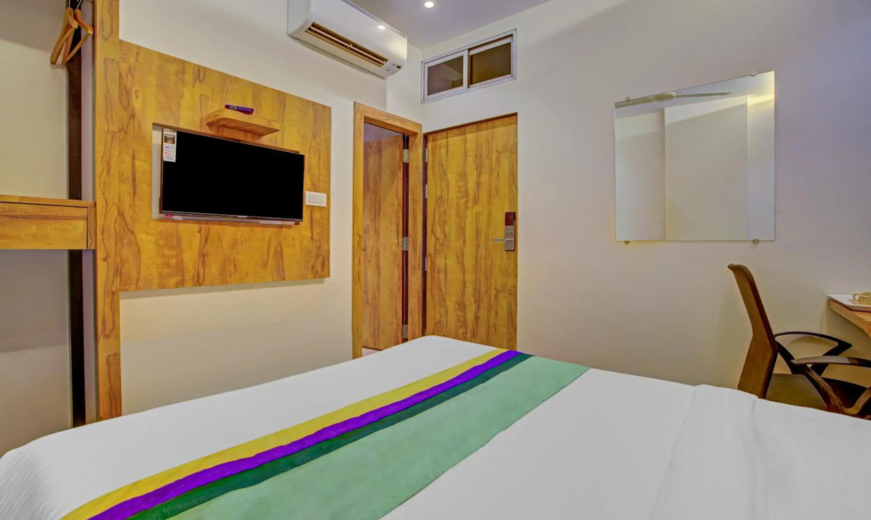 Bedroom, Bed in Treebo Prince Andheri East Bedroom, Bed in Treebo Prince Andheri East