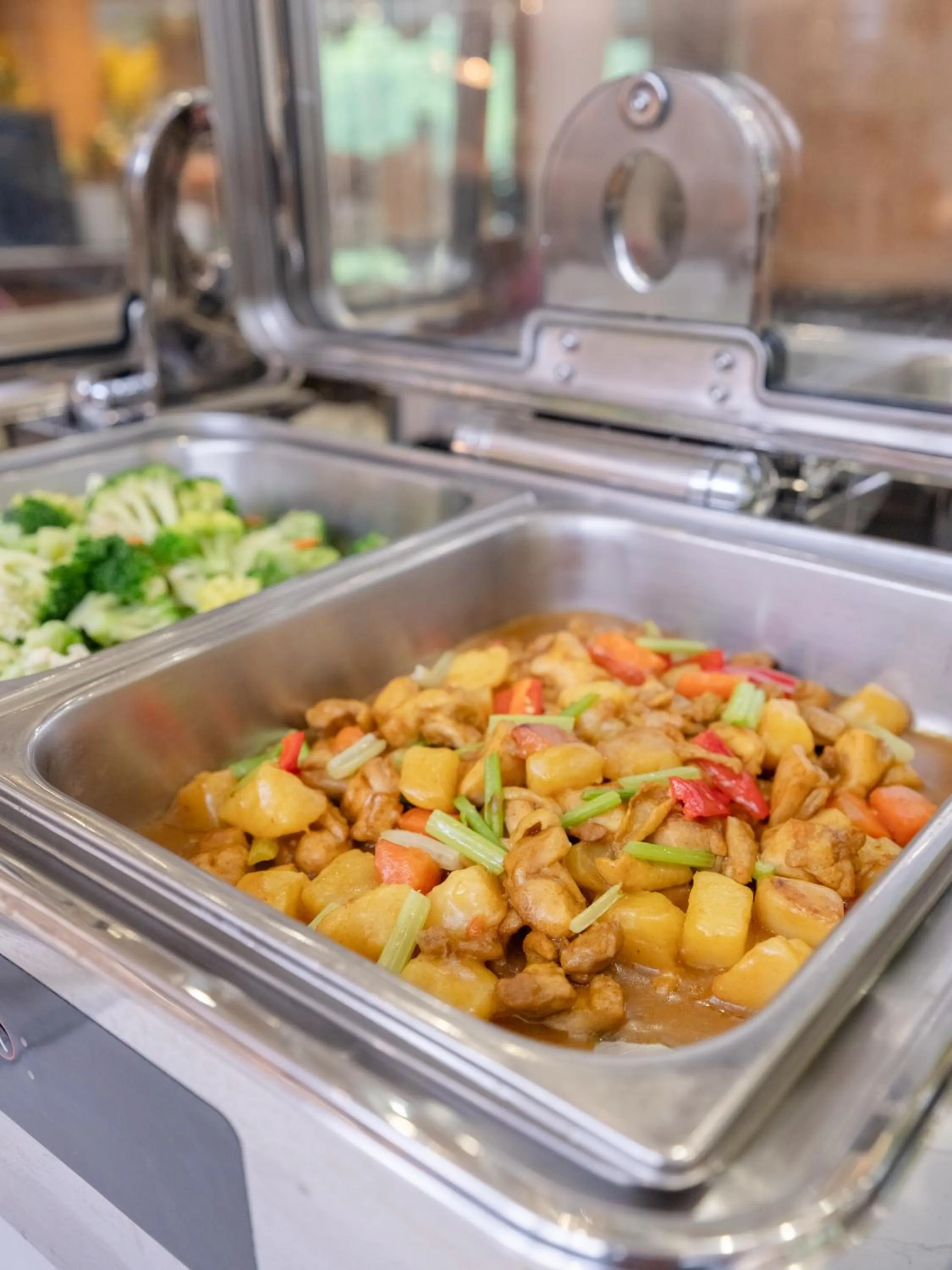 Restaurant/places to eat in Suning Universal Hotel ALL-SUITES