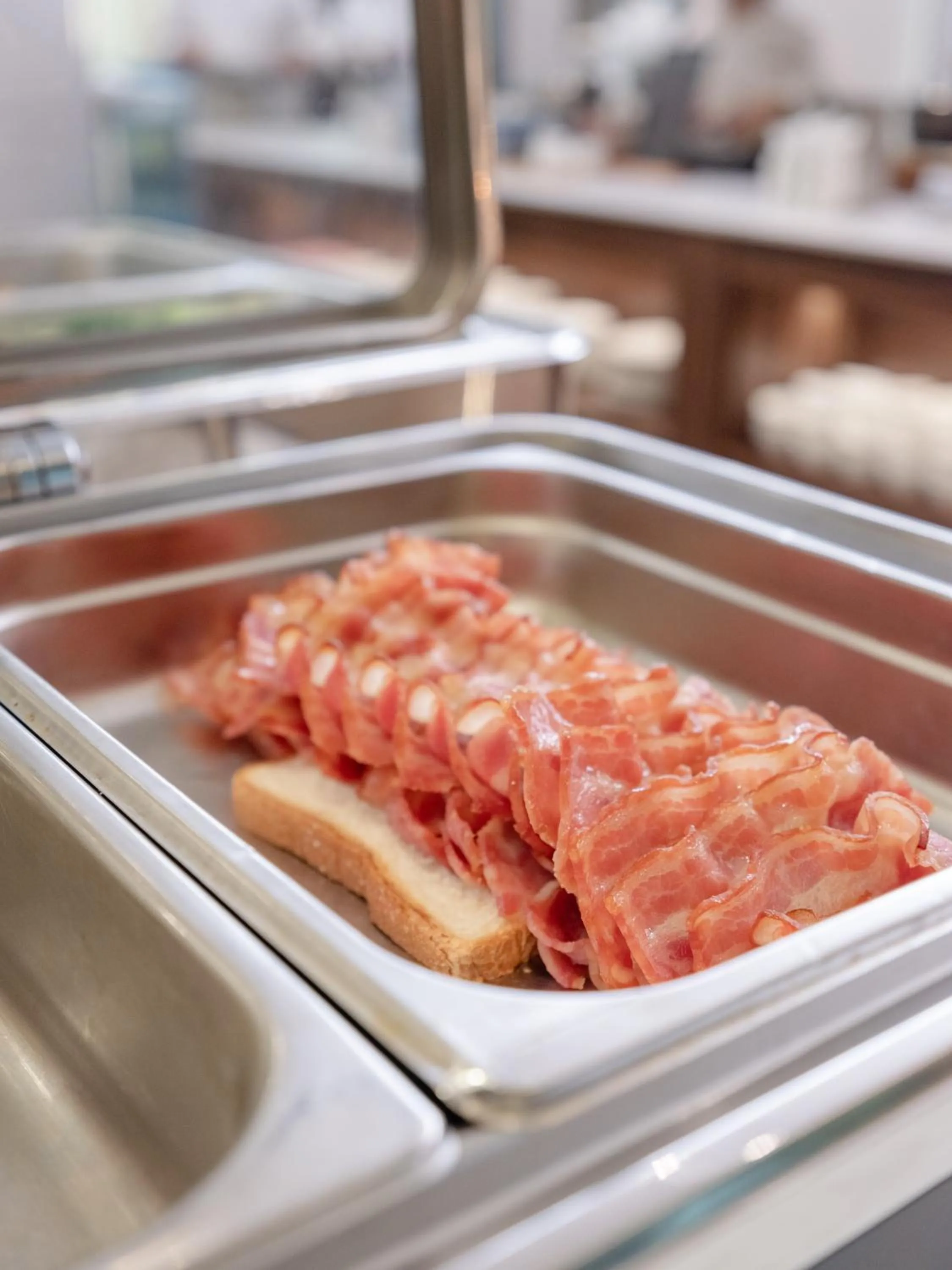 Restaurant/places to eat in Suning Universal Hotel ALL-SUITES