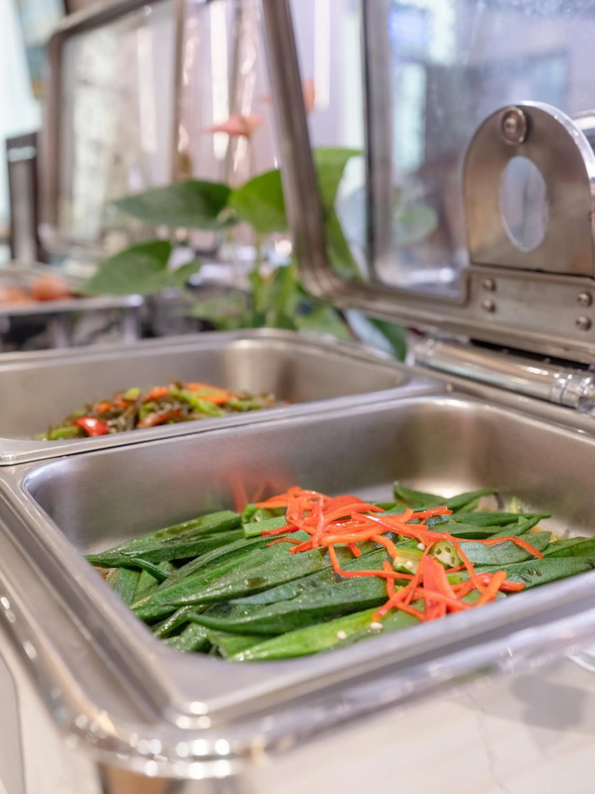 Restaurant/places to eat in Suning Universal Hotel ALL-SUITES