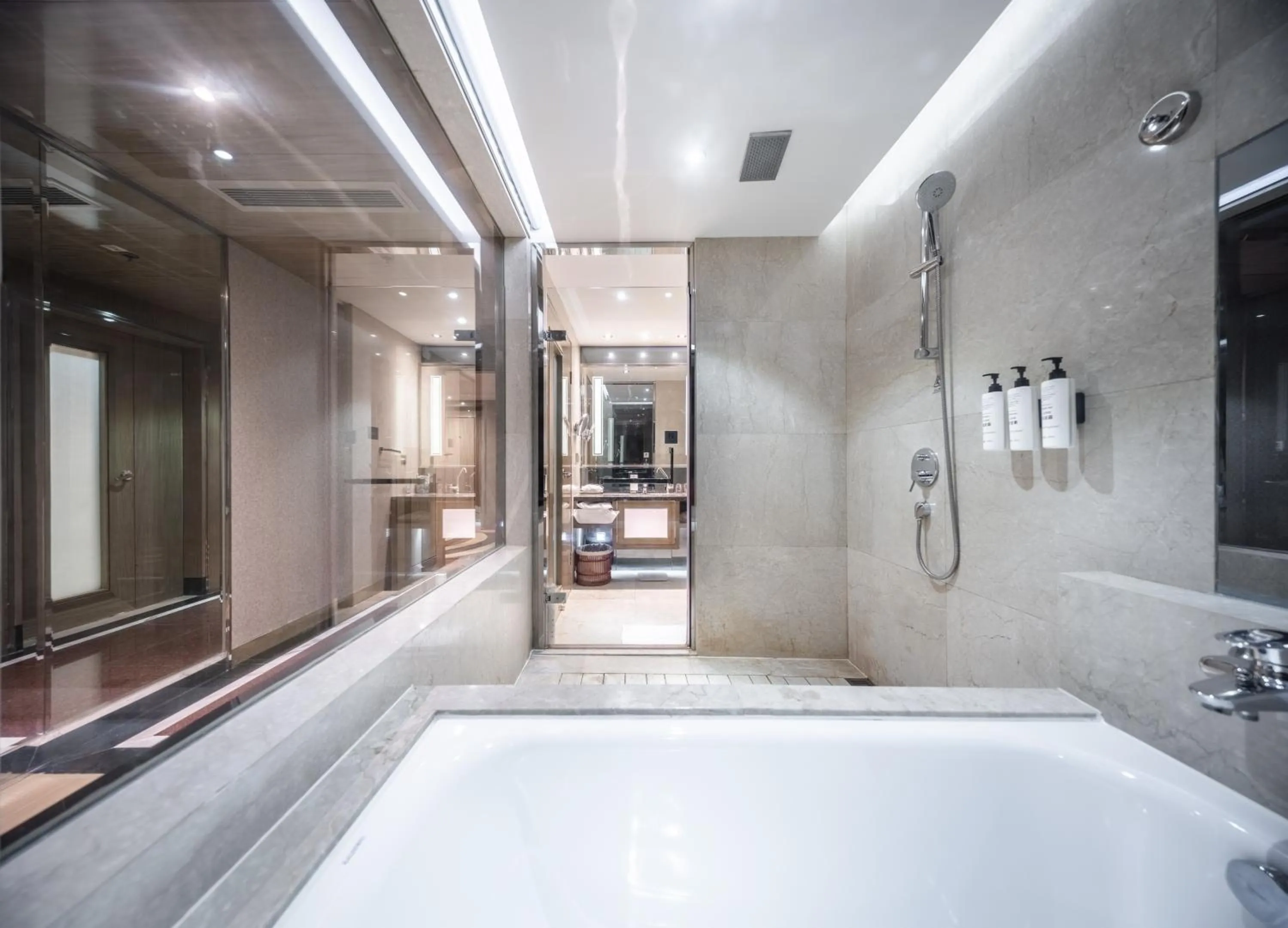 Bath in Suning Universal Hotel ALL-SUITES