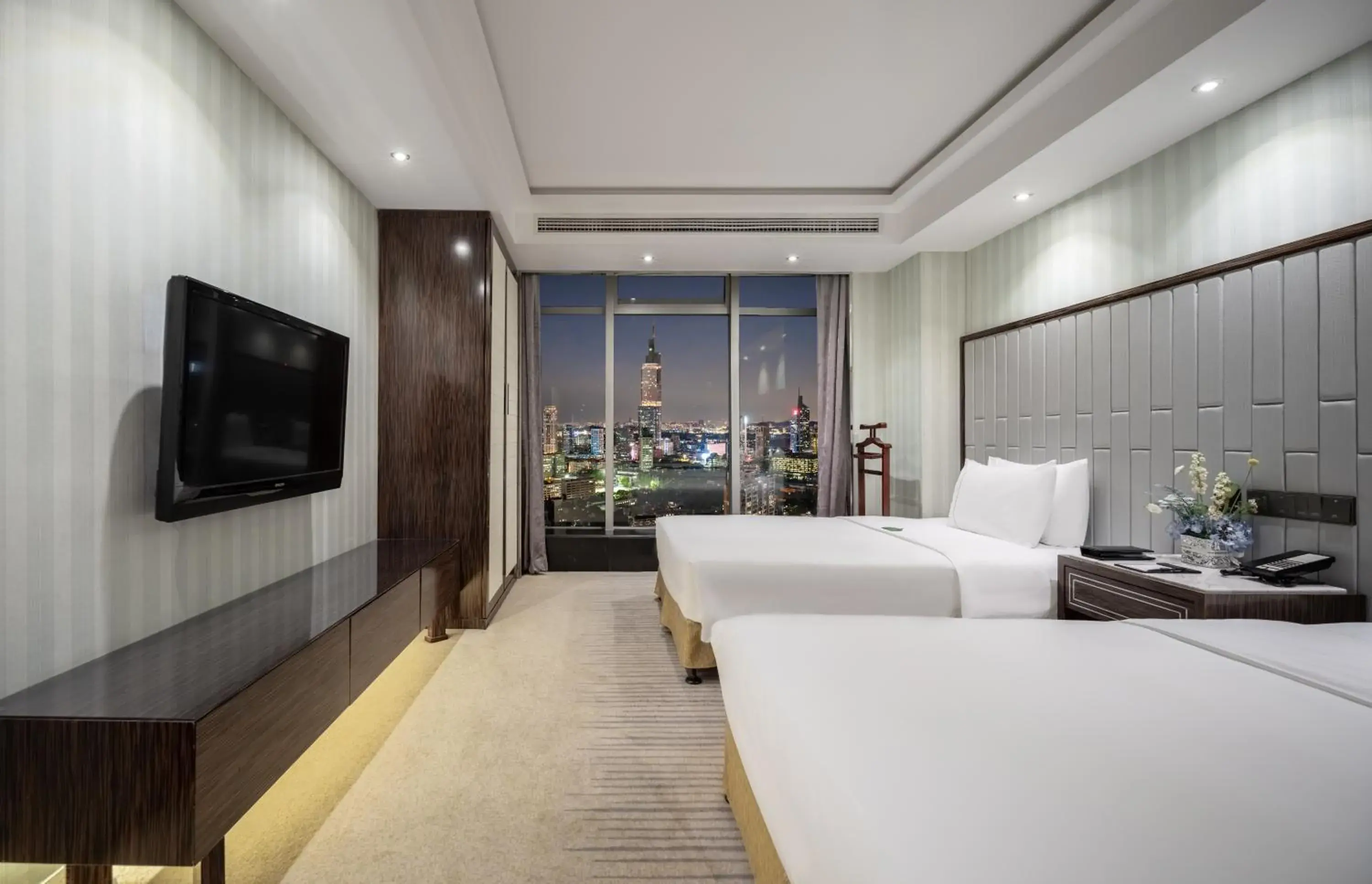 Deluxe Twin Suite in Suning Universal Hotel ALL-SUITES Deluxe Twin Suite in Suning Universal Hotel ALL-SUITES