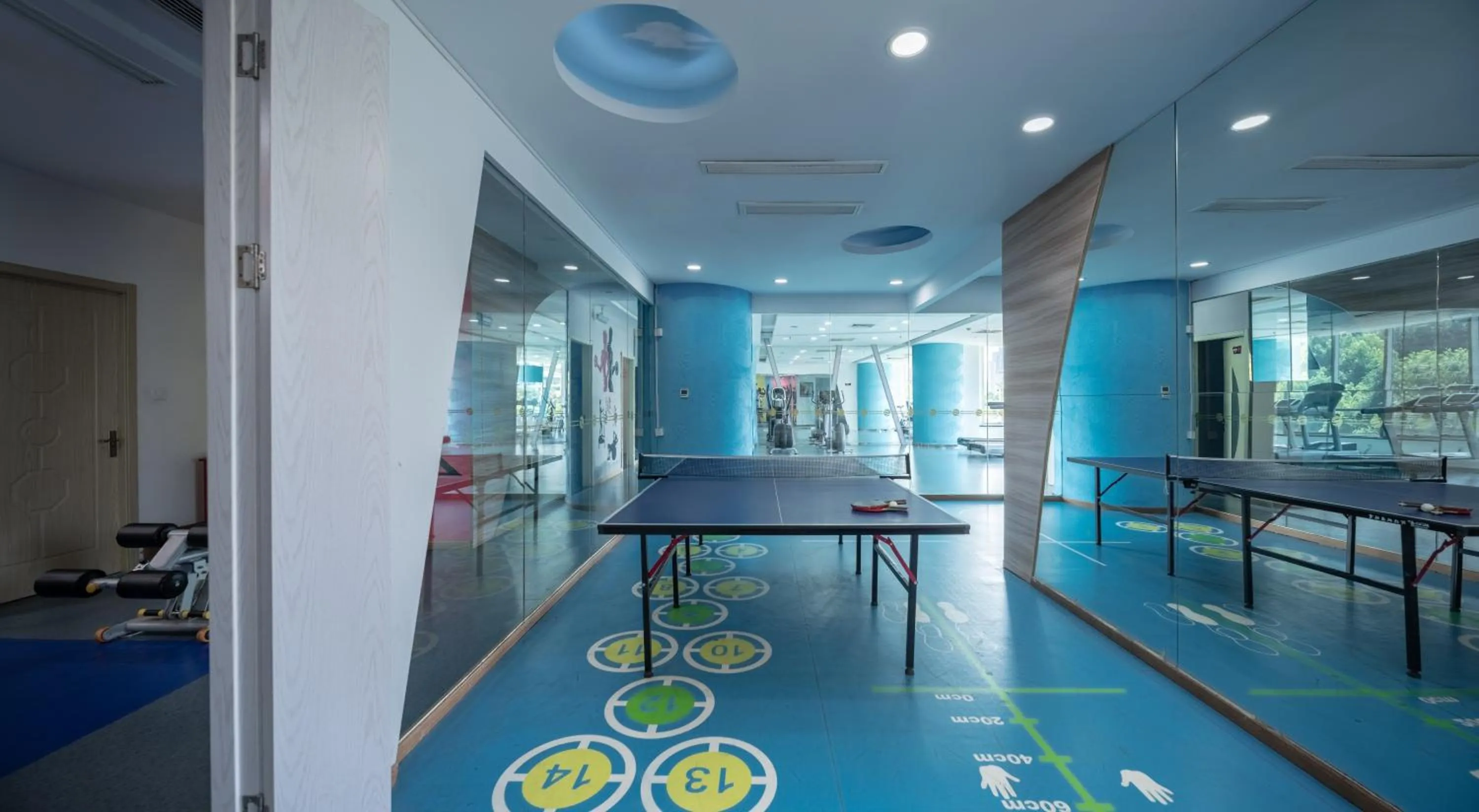 Fitness centre/facilities in Suning Universal Hotel ALL-SUITES