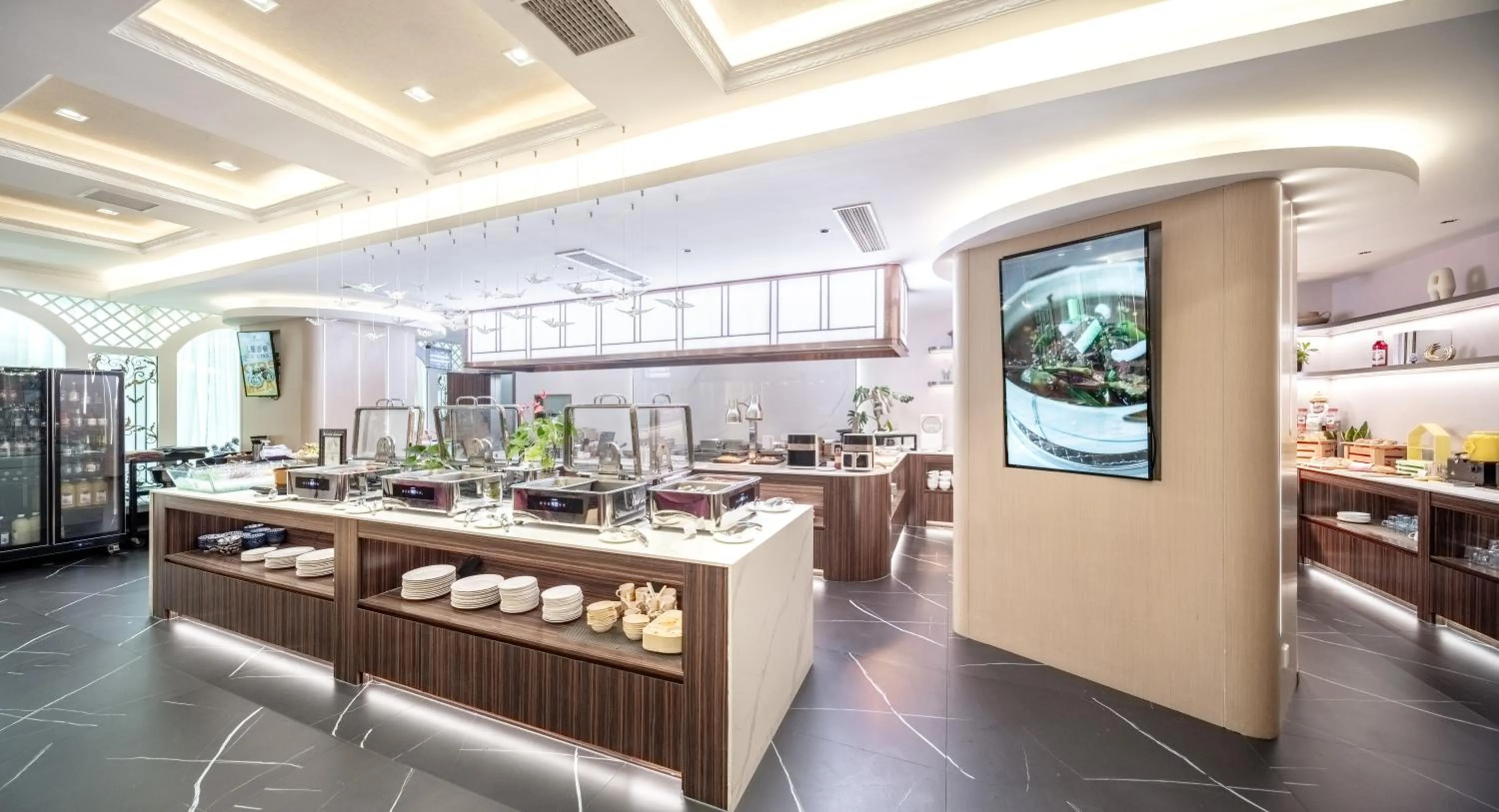 Restaurant/places to eat in Suning Universal Hotel ALL-SUITES