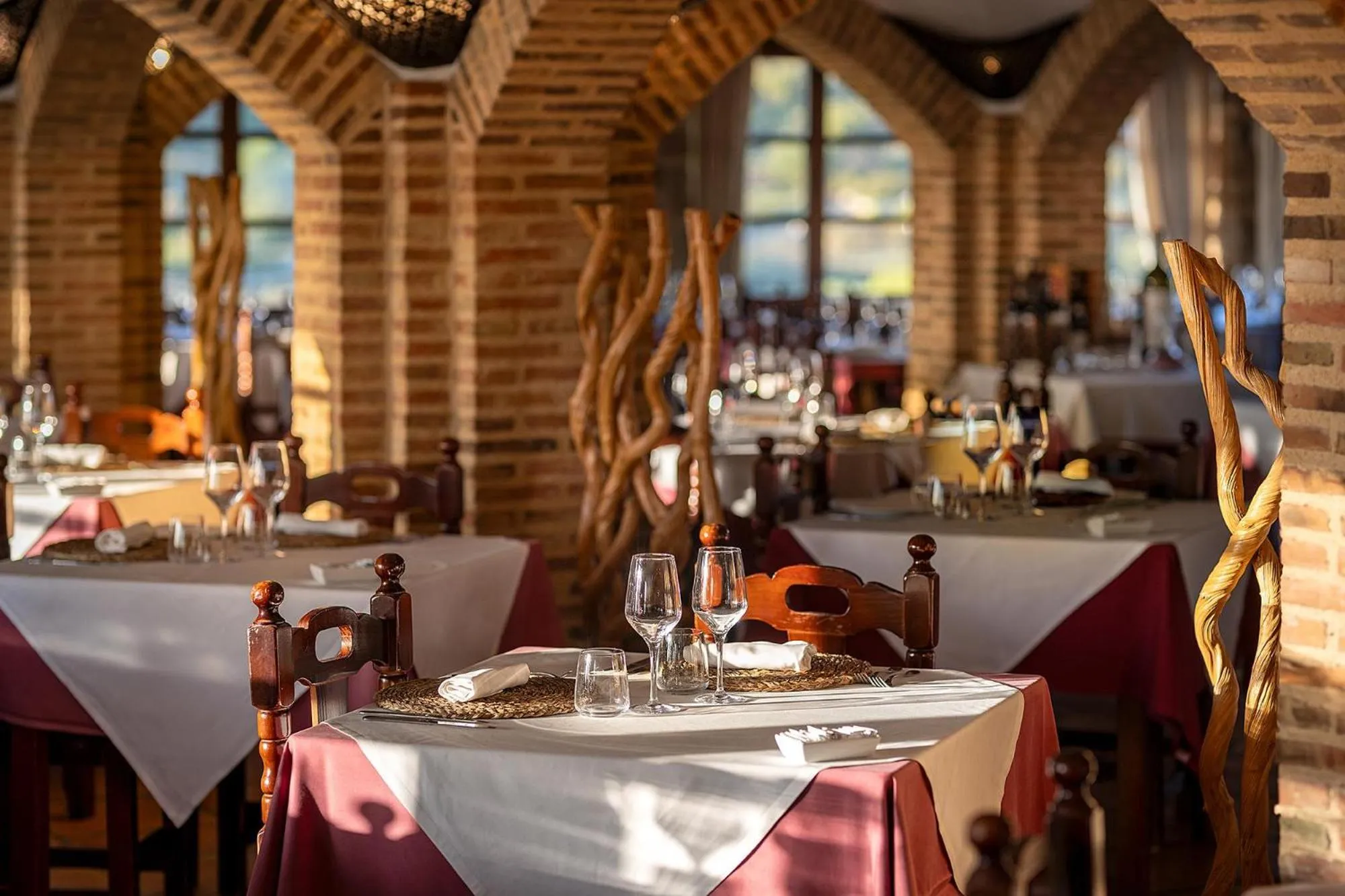 Restaurant/places to eat in Hotel Alahuar