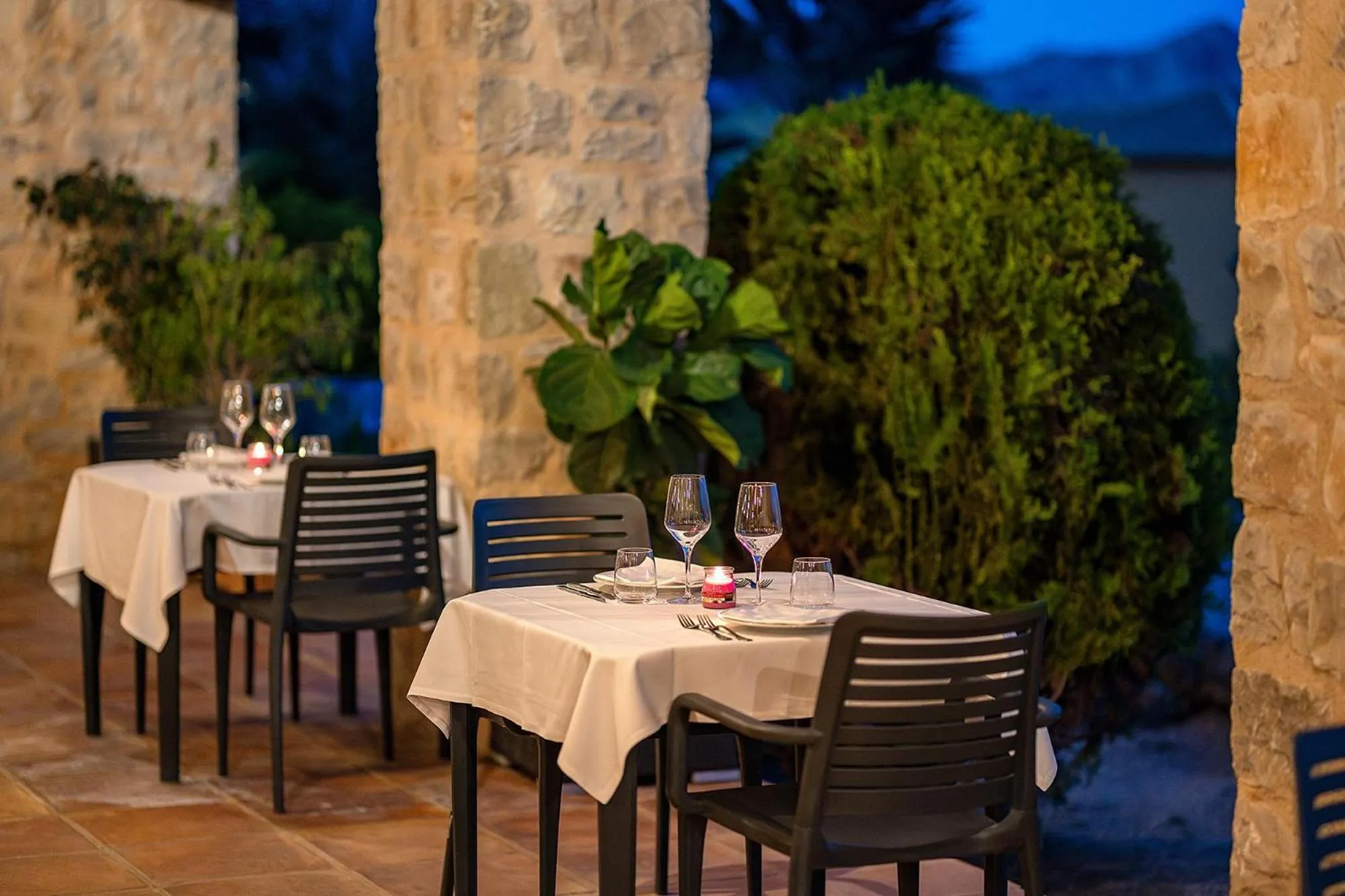 Restaurant/places to eat in Hotel Alahuar