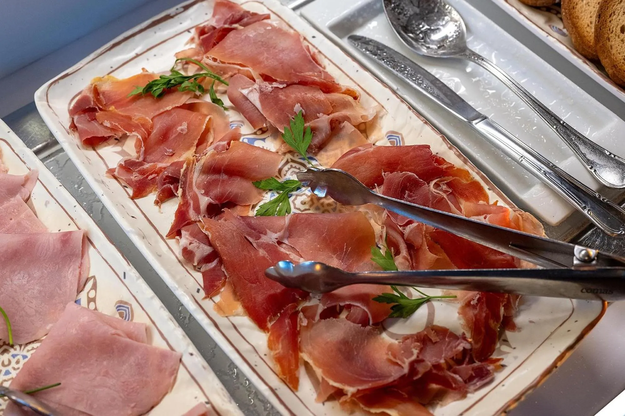 Restaurant/places to eat in Hotel Alahuar