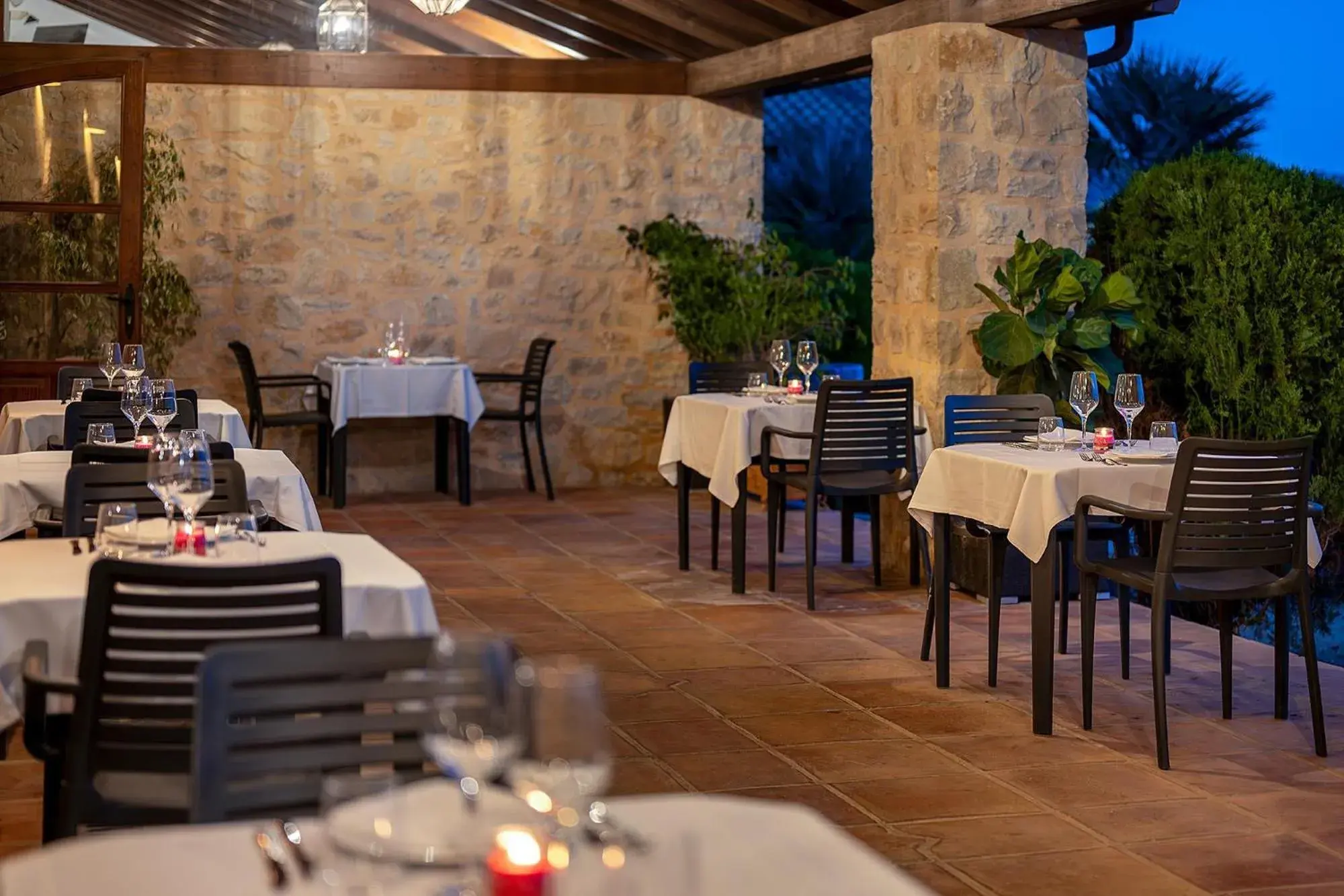 Restaurant/places to eat in Hotel Alahuar Restaurant/places to eat in Hotel Alahuar