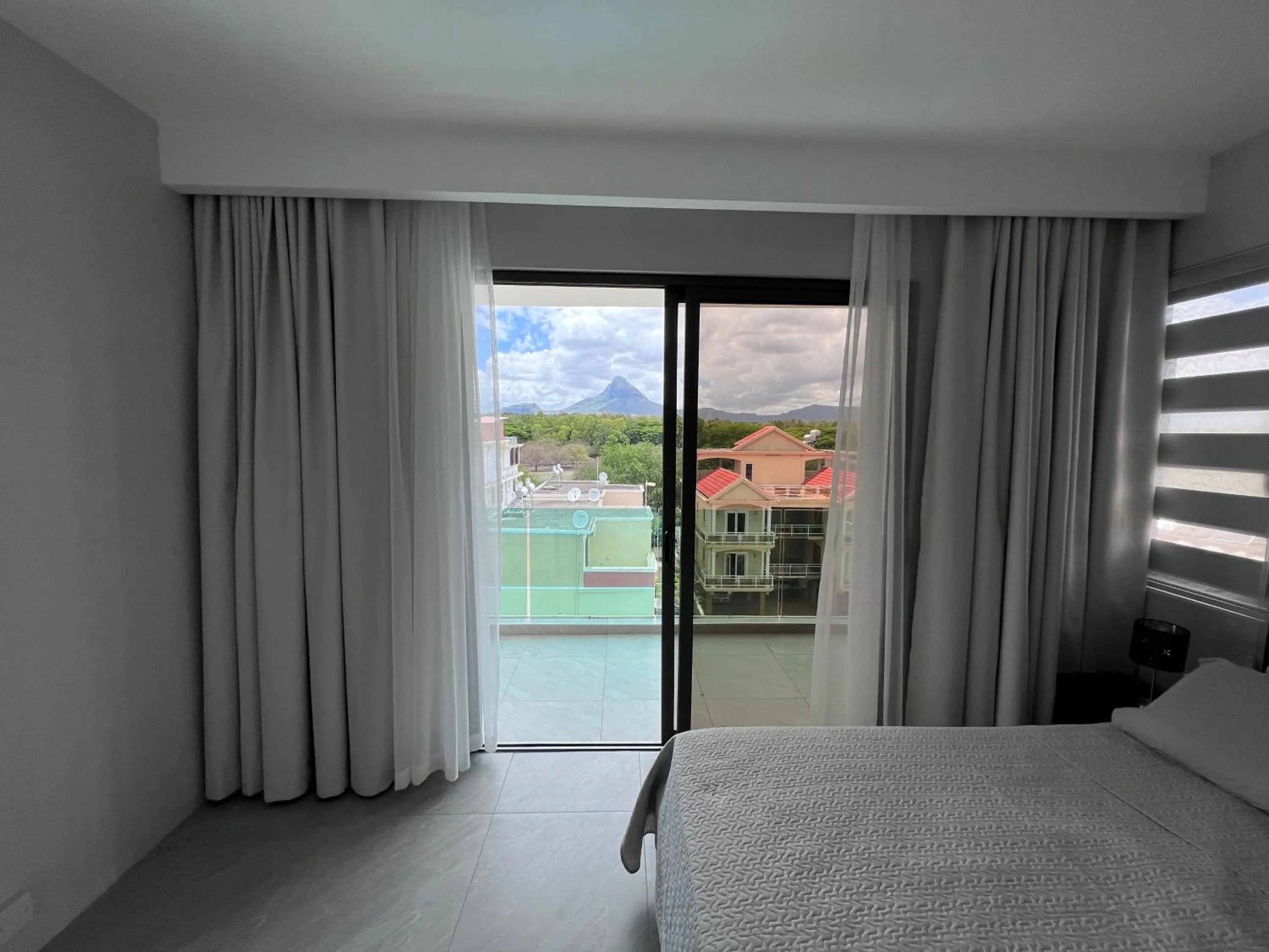 Bedroom, Bed in Top-Floor Modern 3BD Penthouse with Beautiful Mountain View Terrace - 5 min Walk to Beach