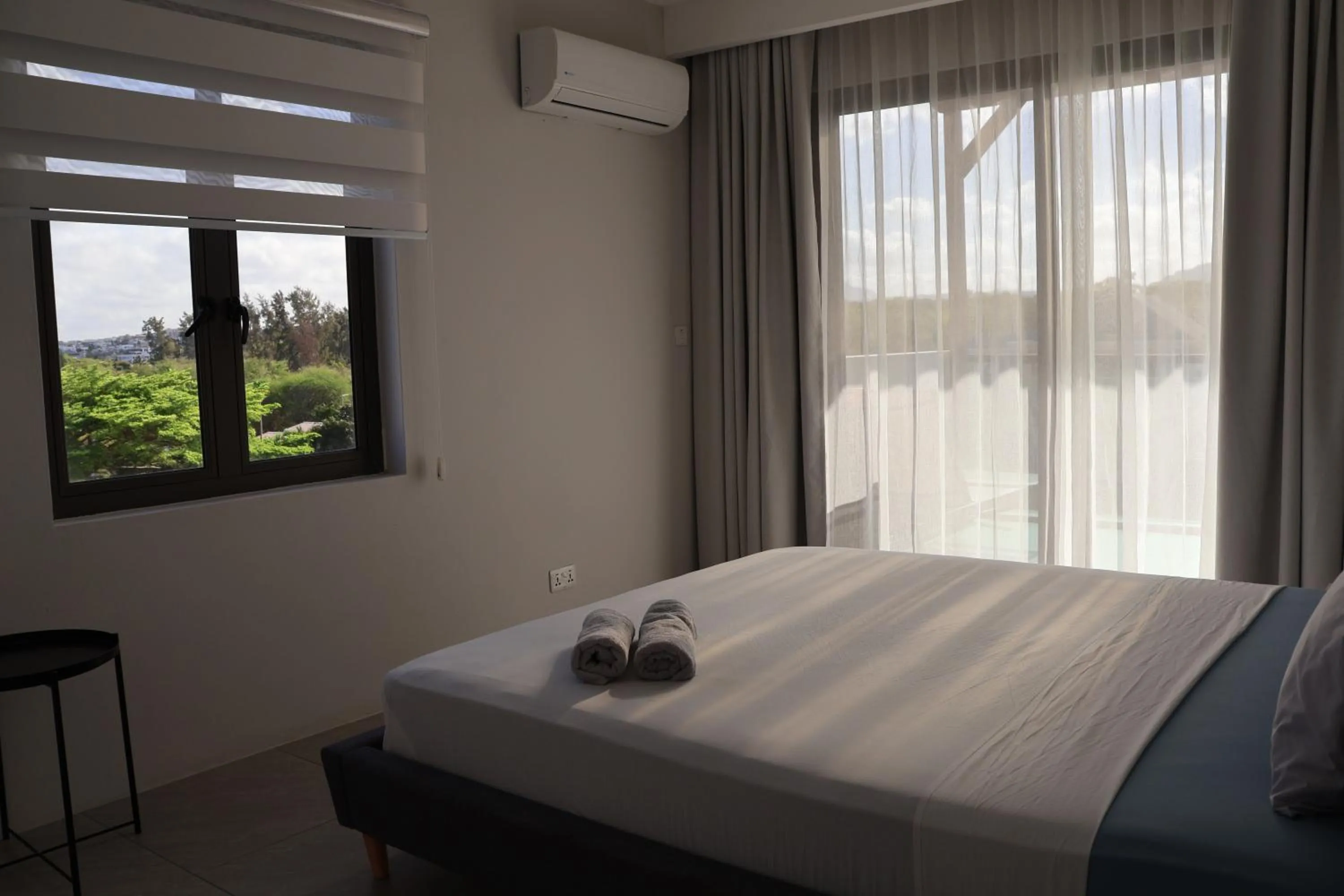 Bed in Top-Floor Modern 3BD Penthouse with Beautiful Mountain View Terrace - 5 min Walk to Beach
