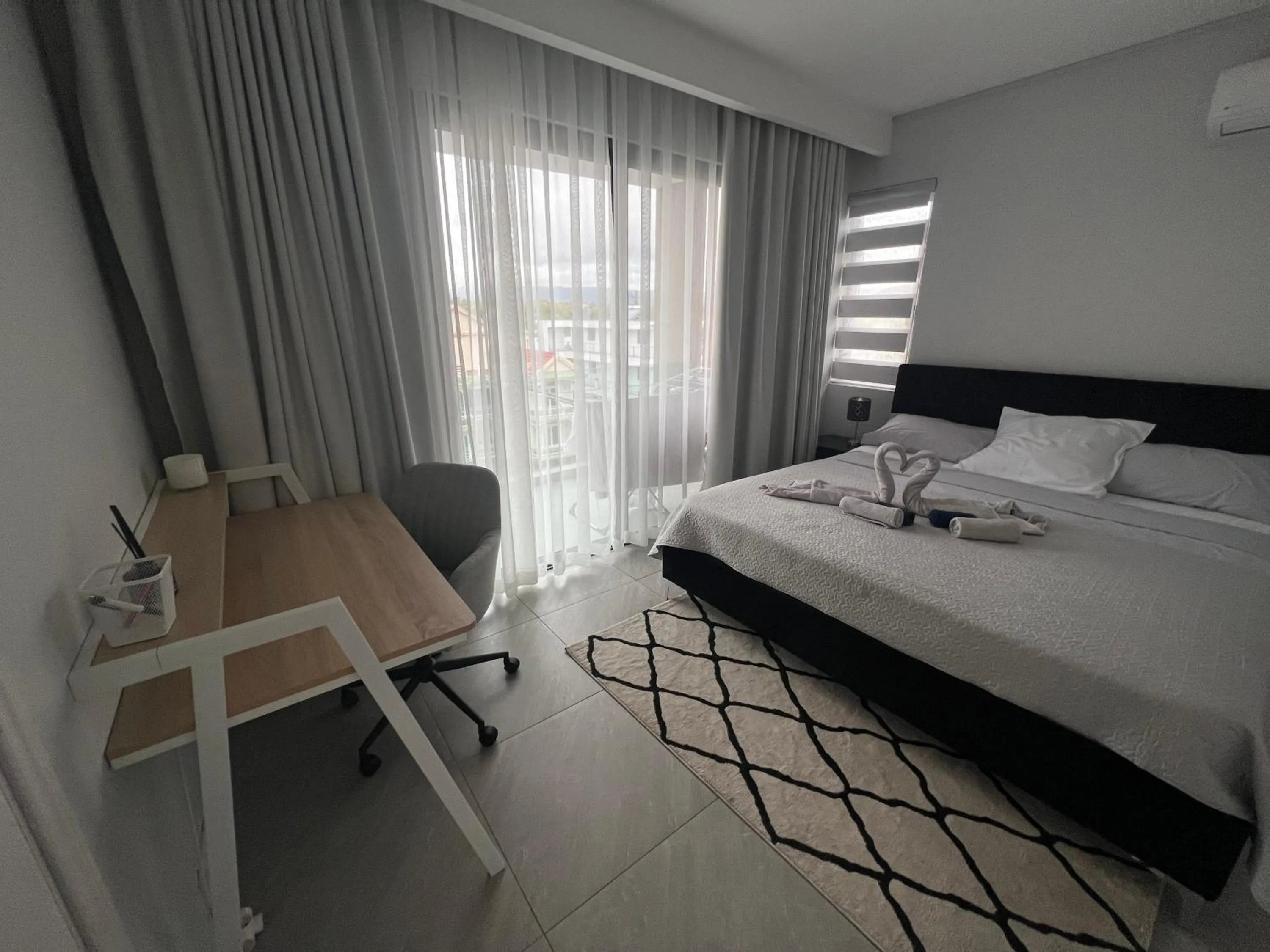 Bed in Top-Floor Modern 3BD Penthouse with Beautiful Mountain View Terrace - 5 min Walk to Beach