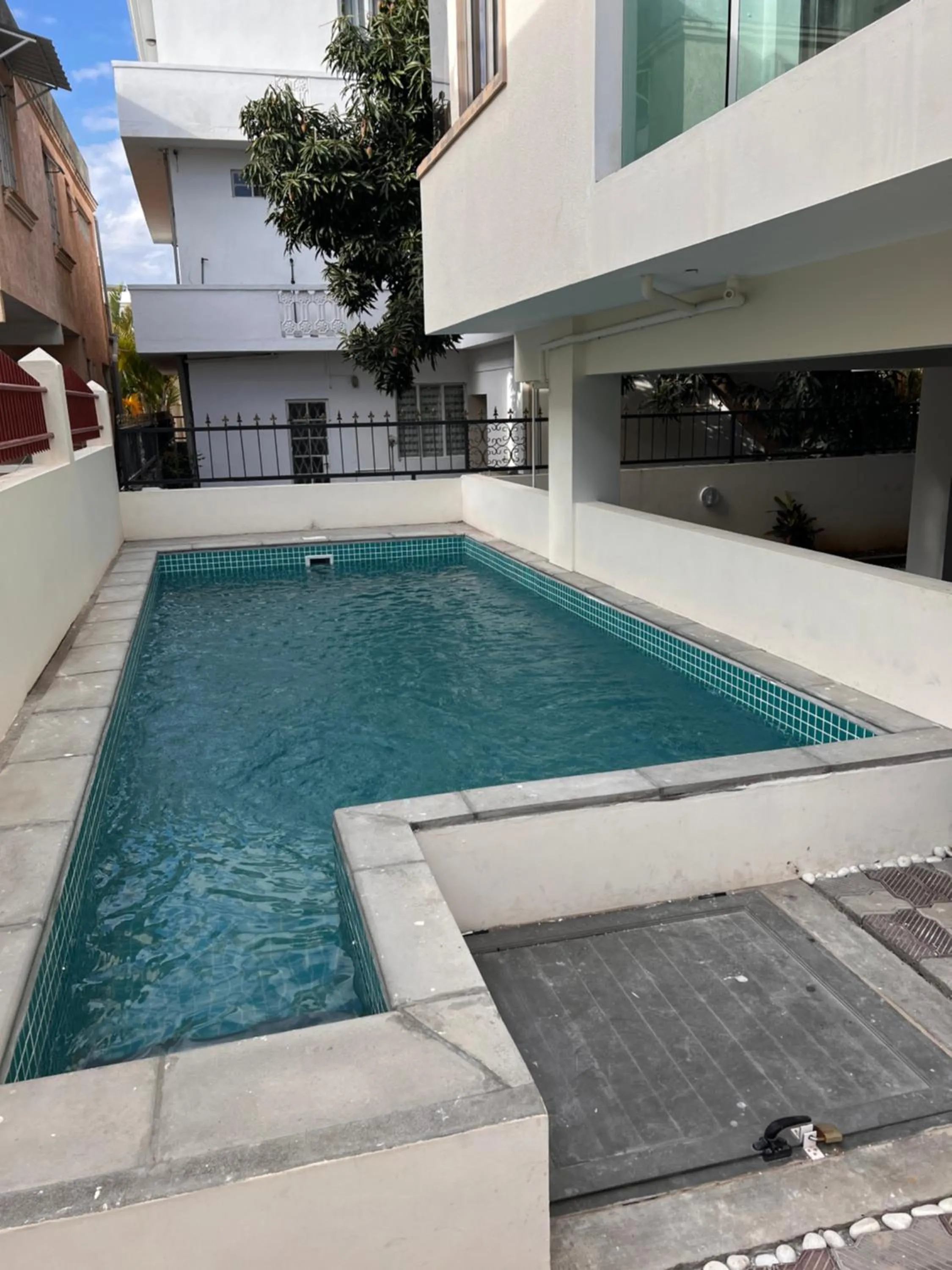 Swimming pool in Top-Floor Modern 3BD Penthouse with Beautiful Mountain View Terrace - 5 min Walk to Beach