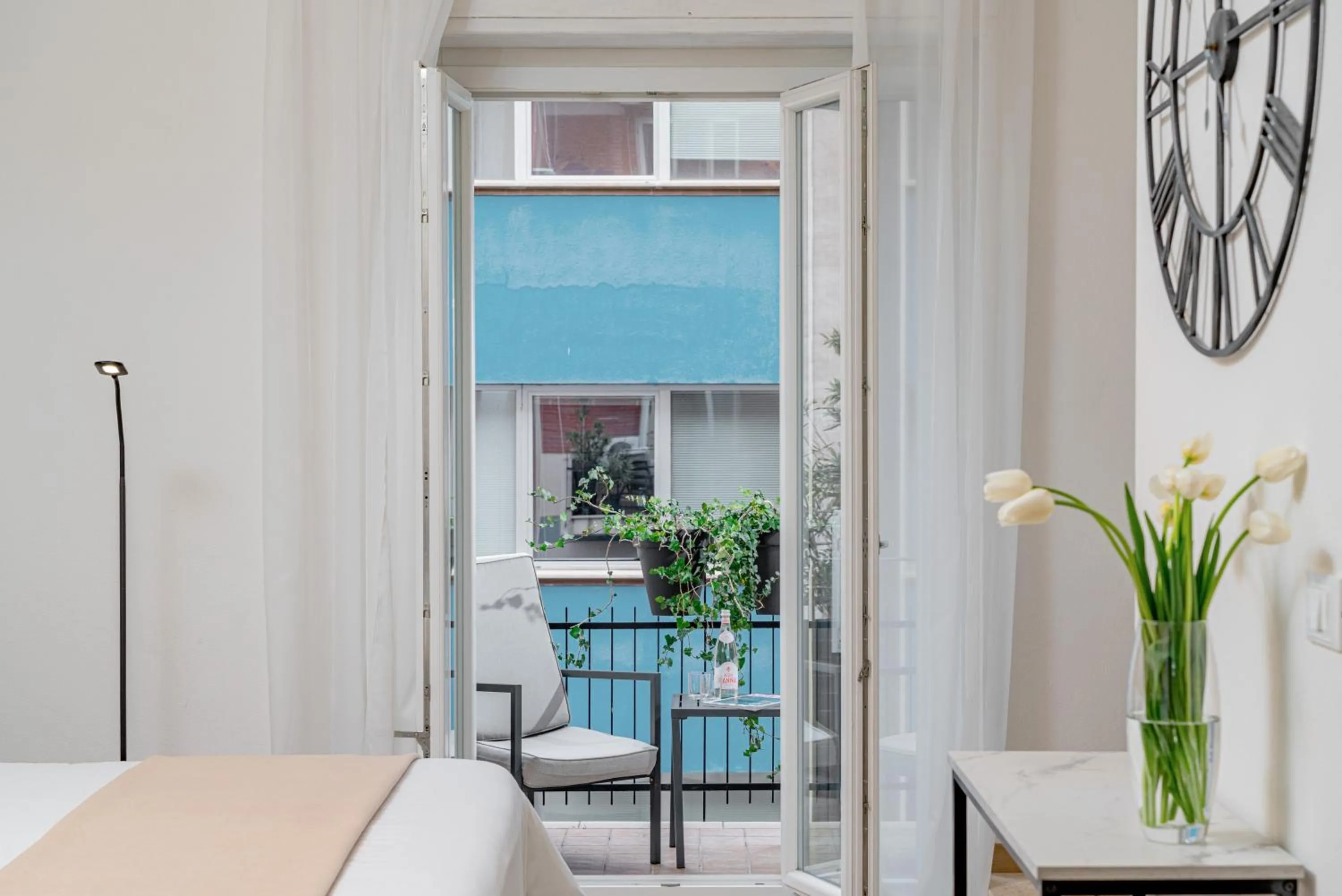 Balcony/Terrace, Bed in DIMORE IN residenze asproni 24