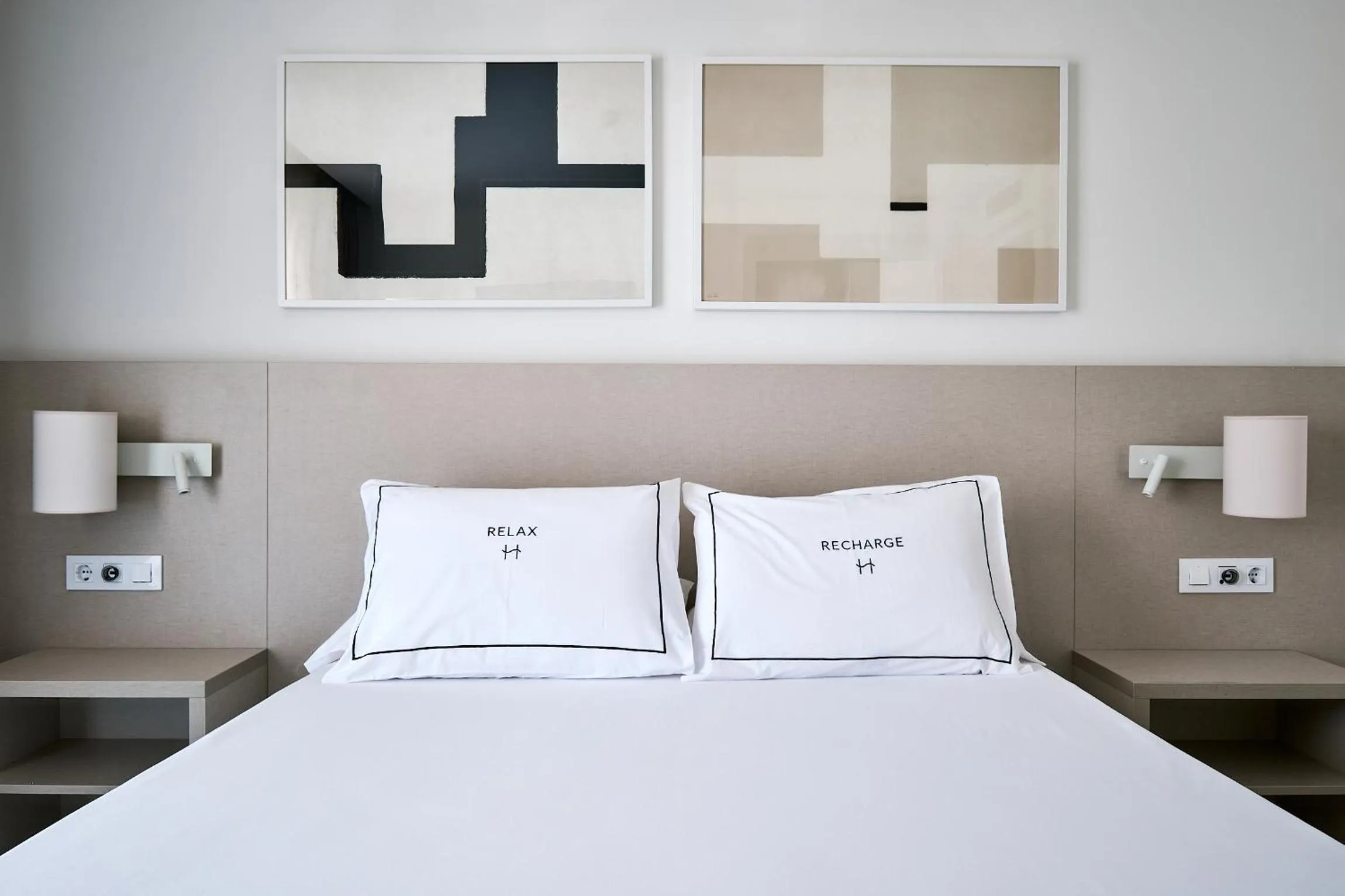 Photo of the whole room, Bed in Helios Benidorm