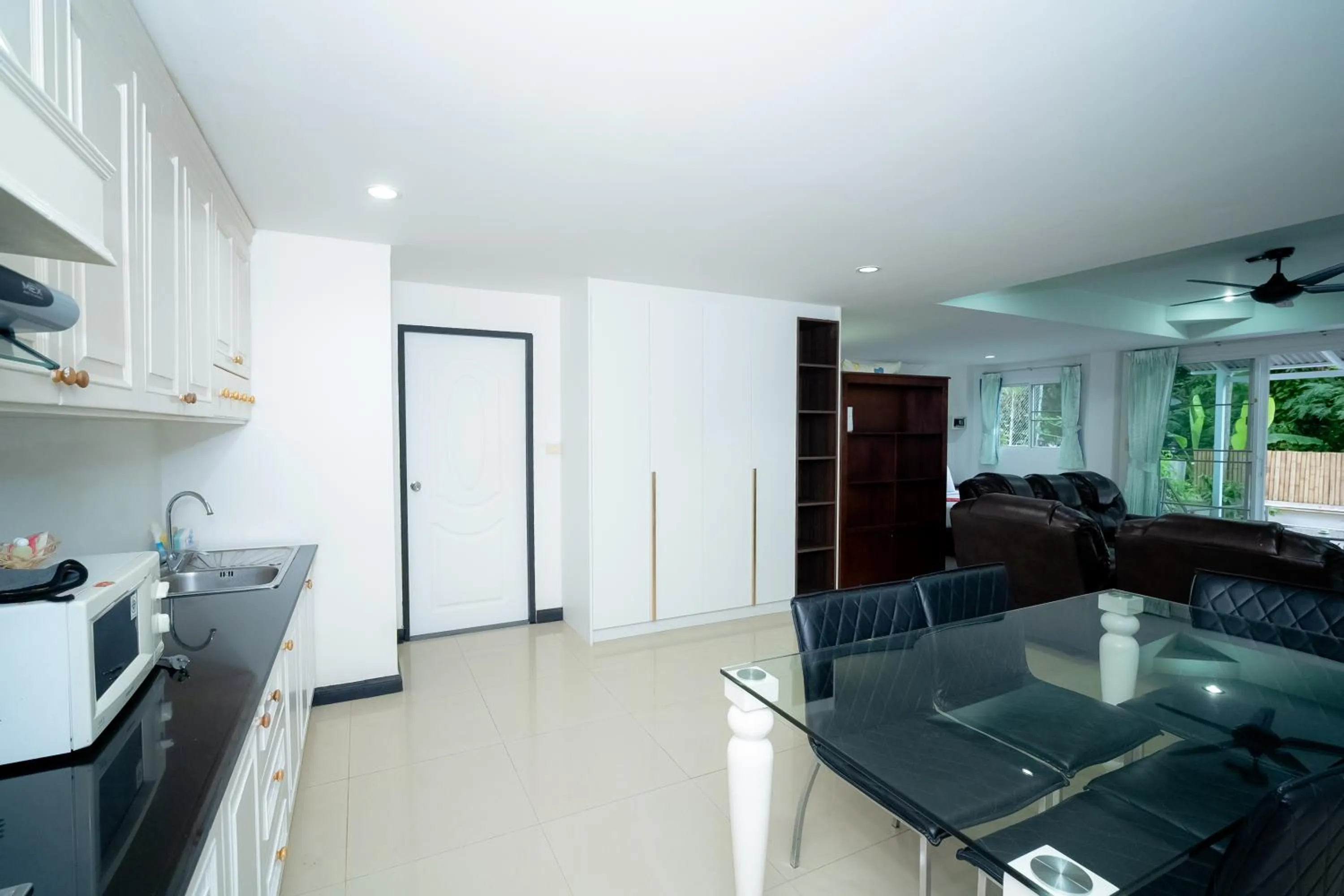 ฺBaan Waru seaview villa