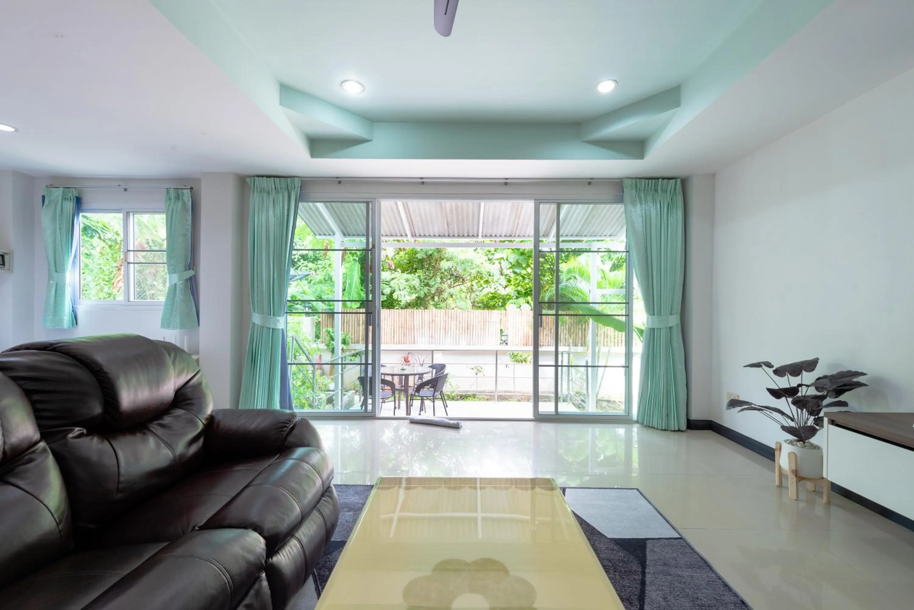 ฺBaan Waru seaview villa