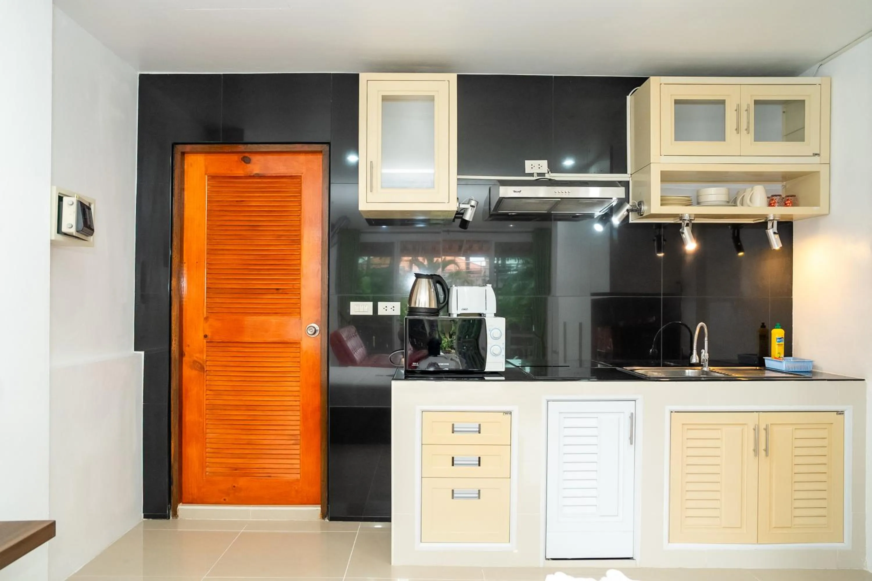 Kitchen or kitchenette in ฺBaan Waru seaview villa