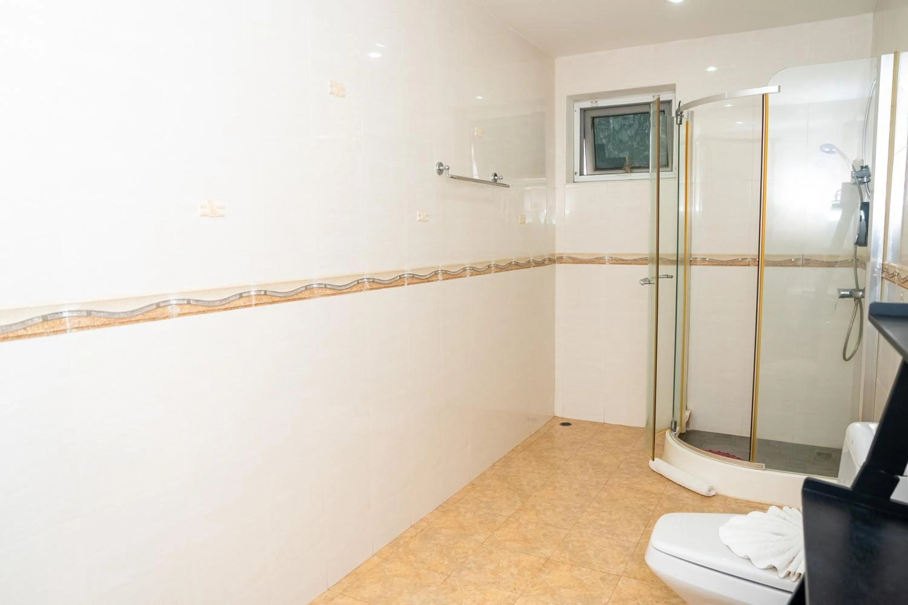 Shower in ฺBaan Waru seaview villa