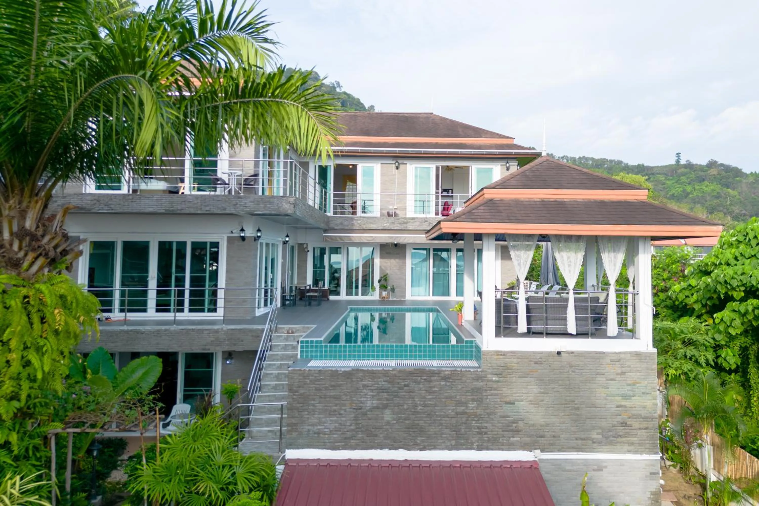 ฺBaan Waru seaview villa