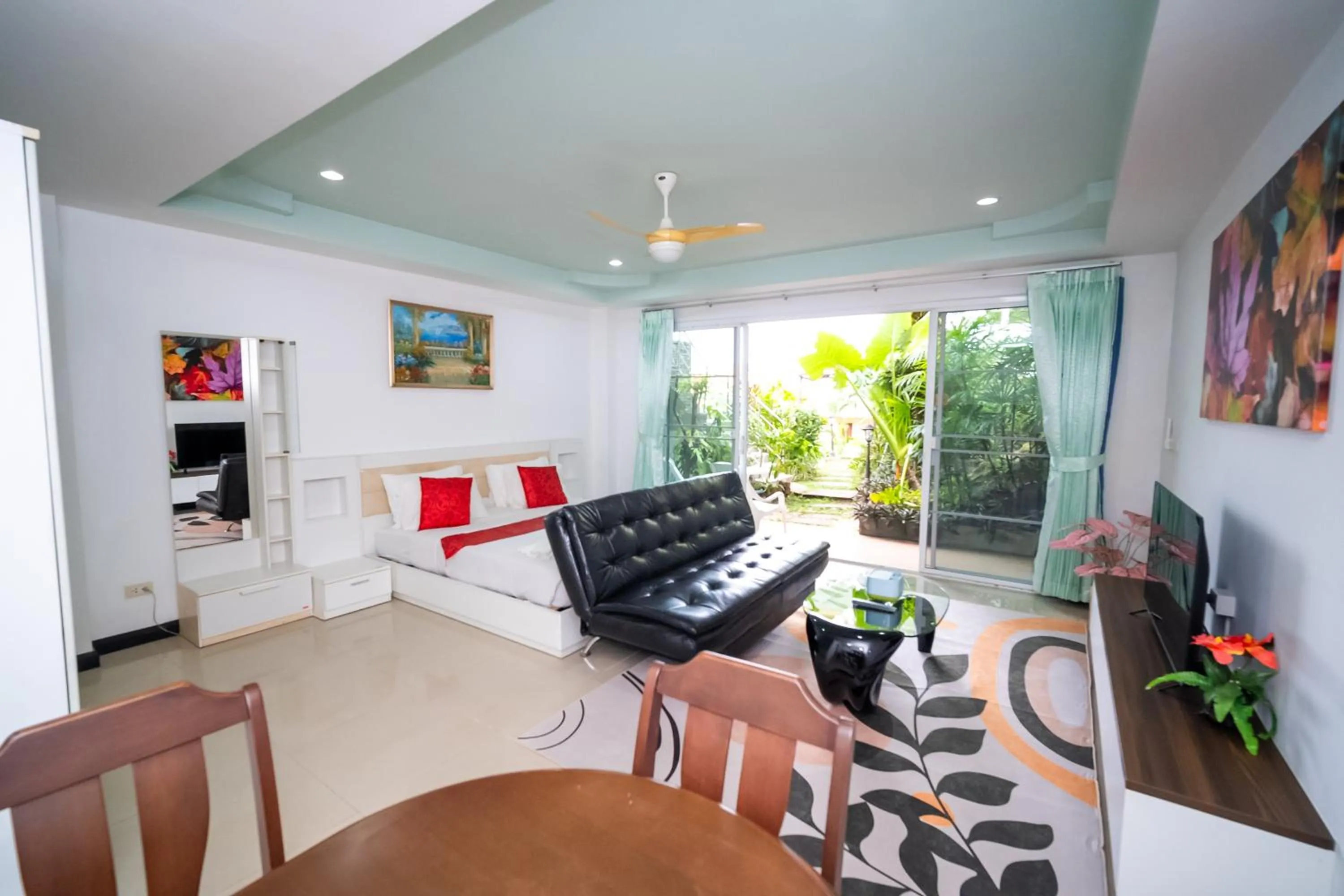 ฺBaan Waru seaview villa