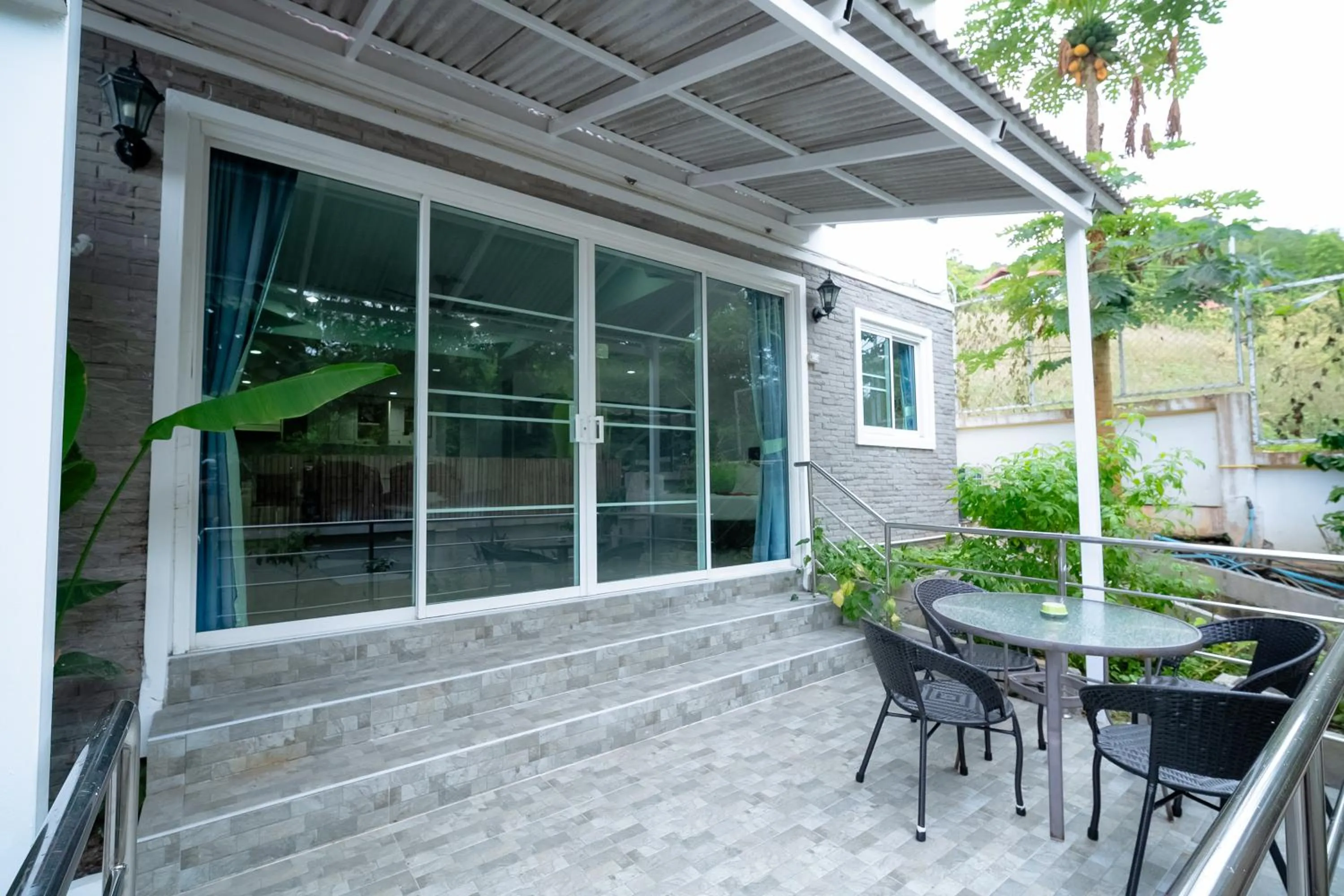 ฺBaan Waru seaview villa