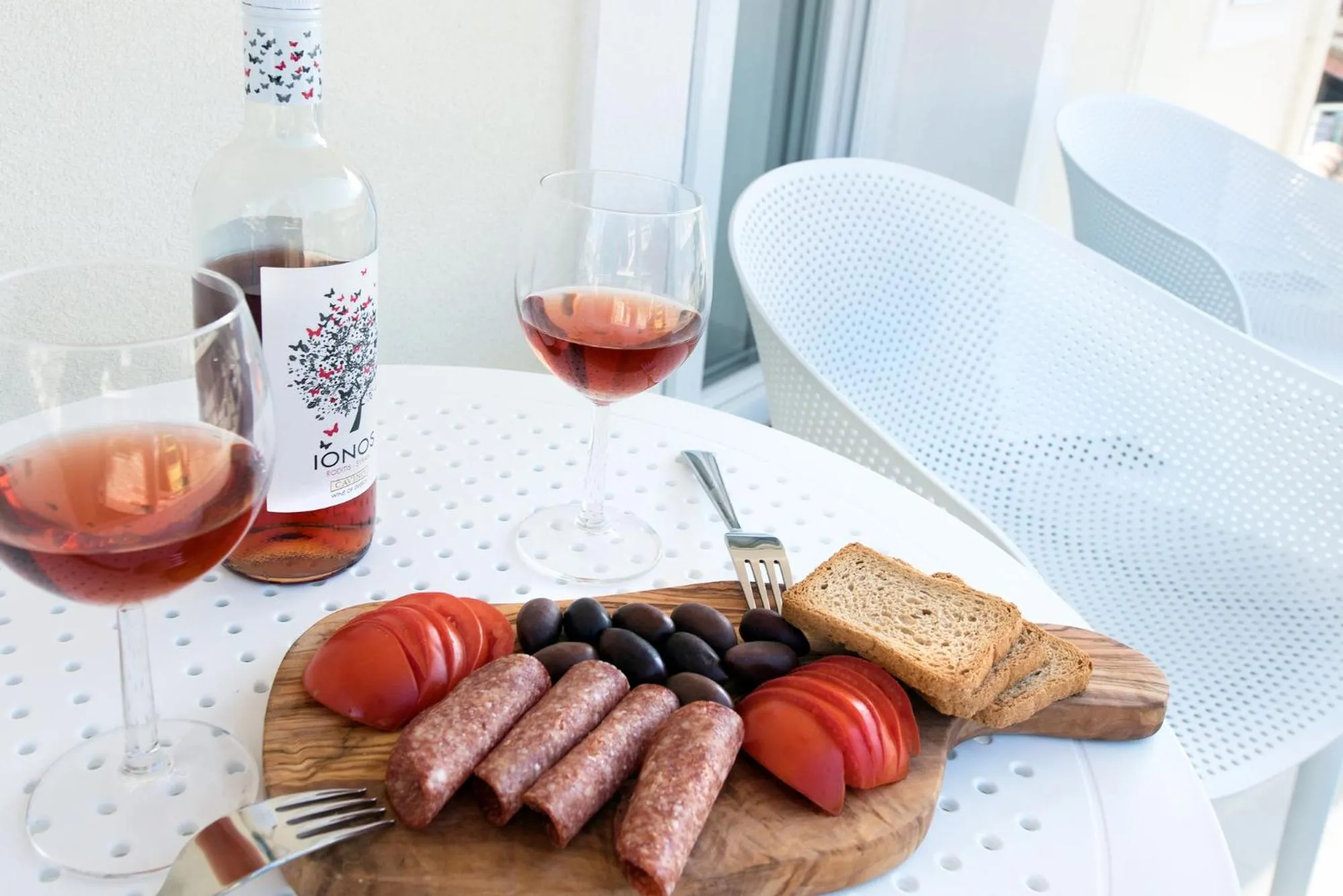 Food and drinks in Pelagia Apartment by Kormaris