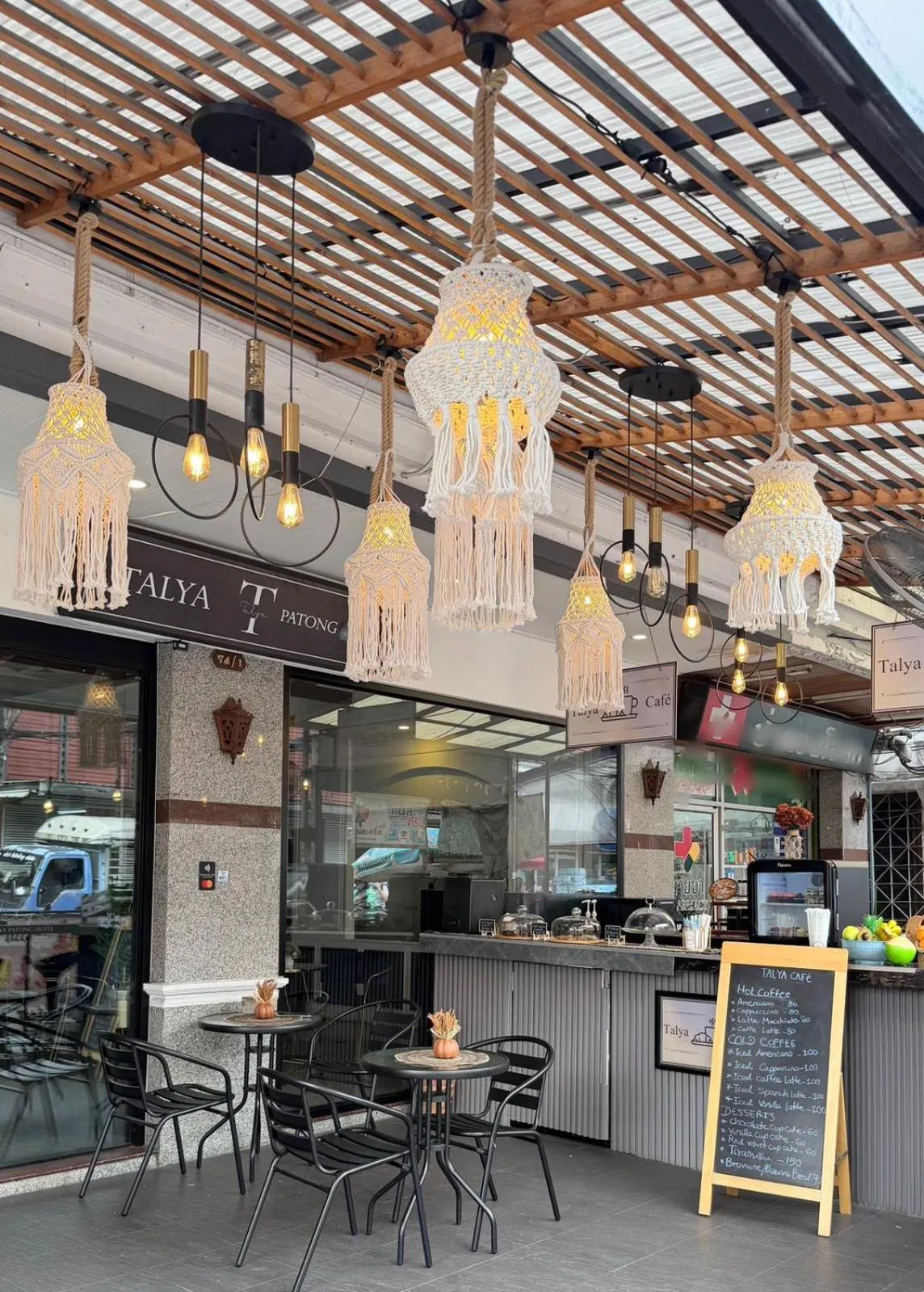 Restaurant/places to eat in Talya Patong Hotel