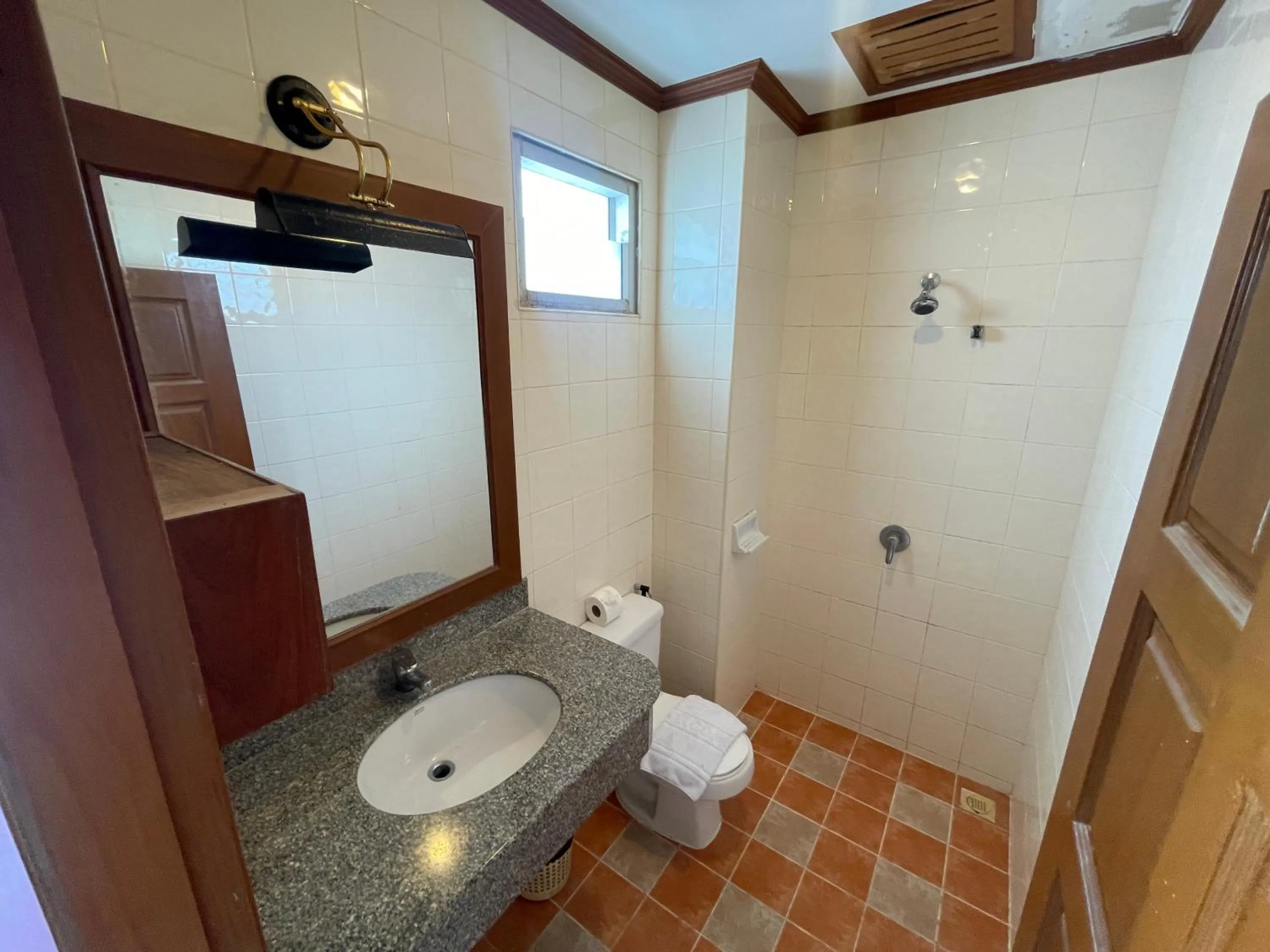 Bathroom in Talya Patong Hotel