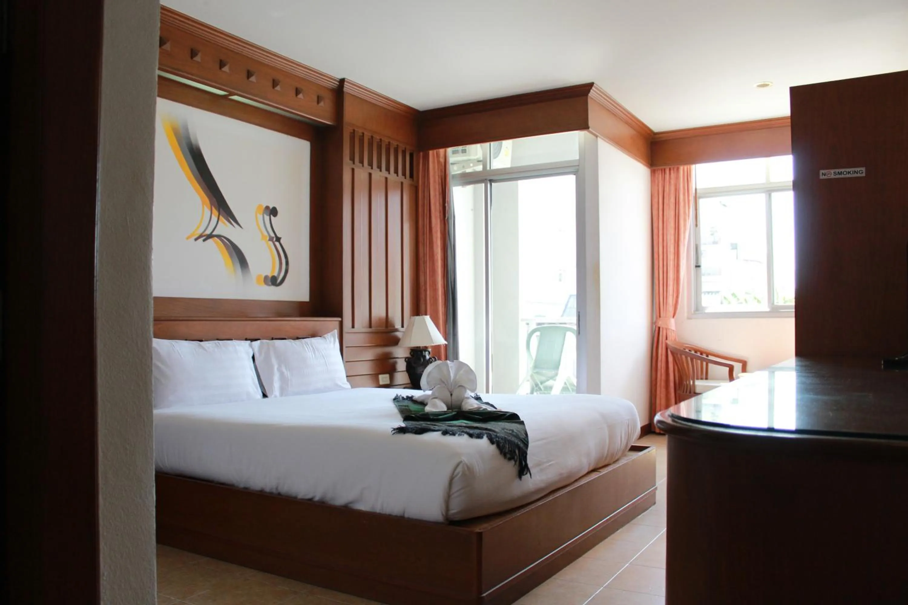 Bedroom, Bed in Talya Patong Hotel