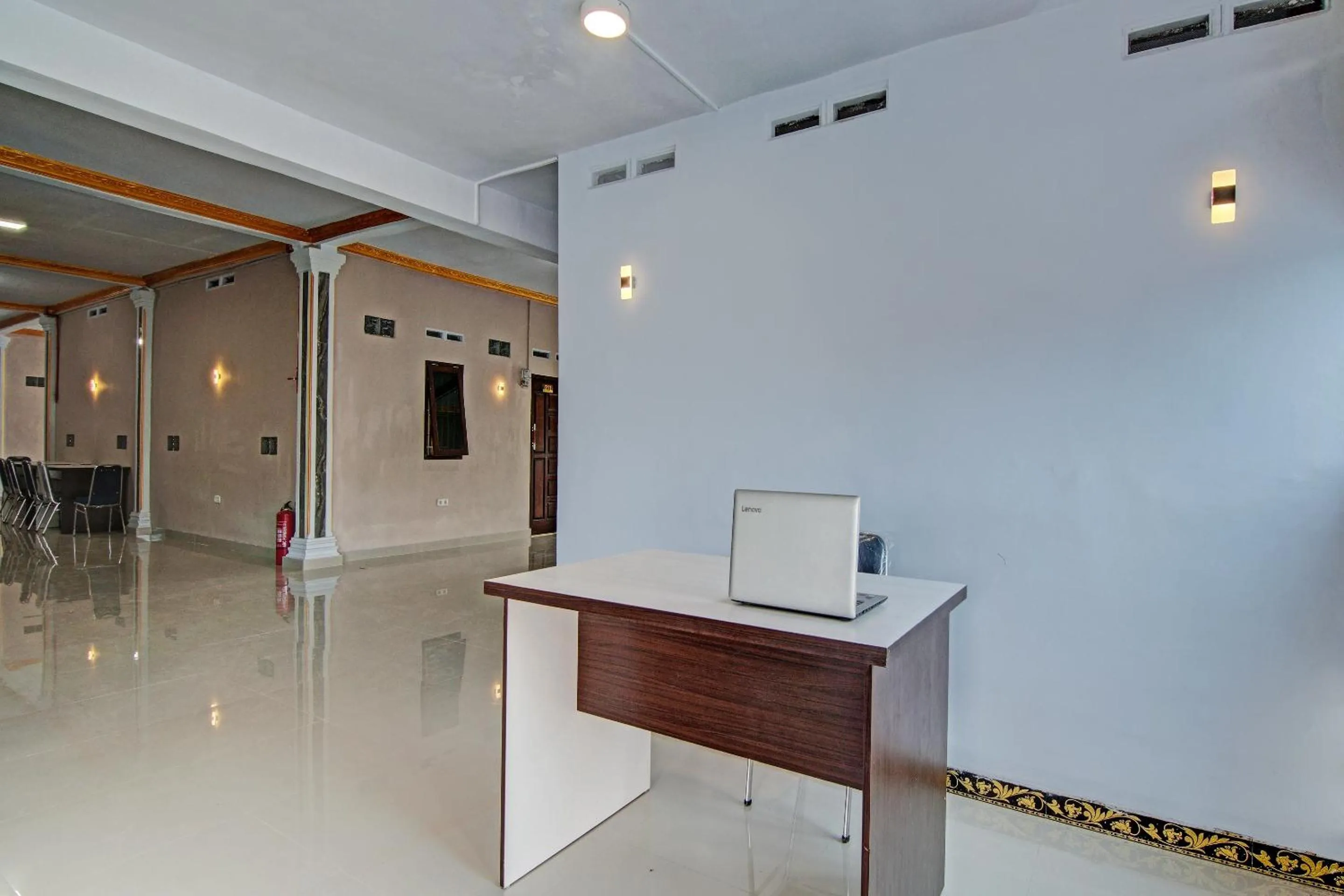 Lobby or reception in Hotel O Elisa Hill