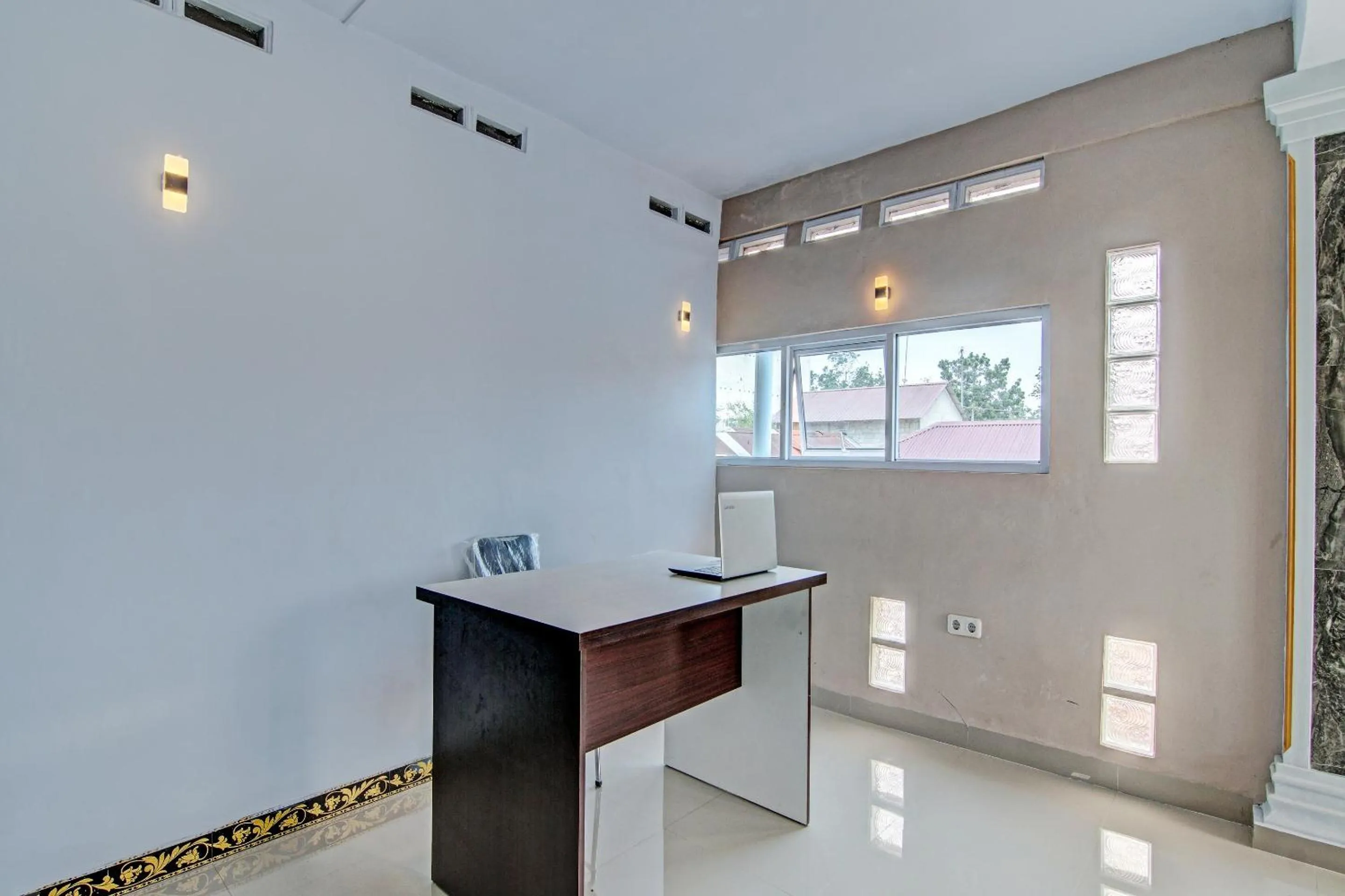 Lobby or reception in Hotel O Elisa Hill