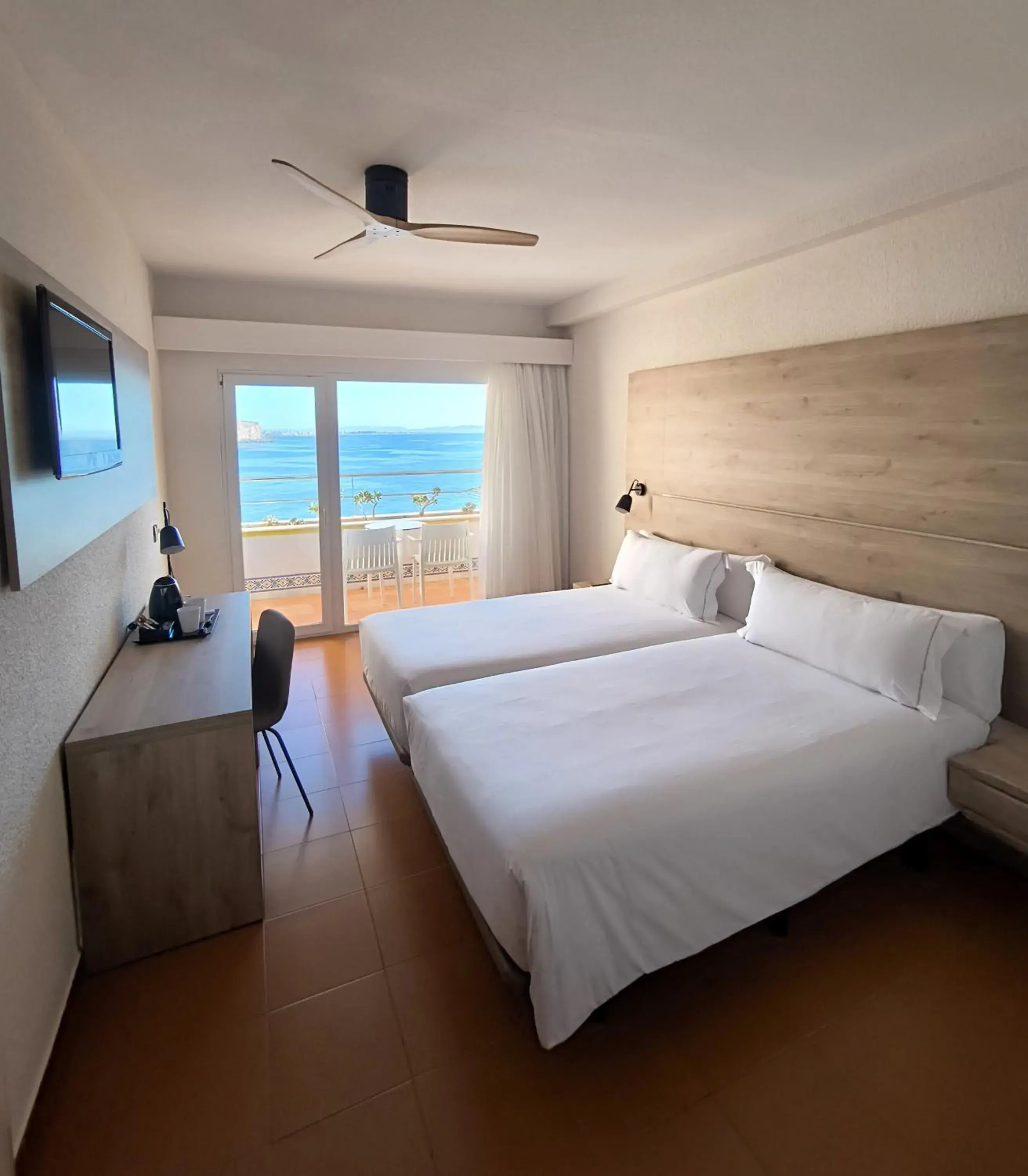 Deluxe Twin Room with Sea View in Mirador del Cabo Designed For Adults Deluxe Twin Room with Sea View in Mirador del Cabo Designed For Adults