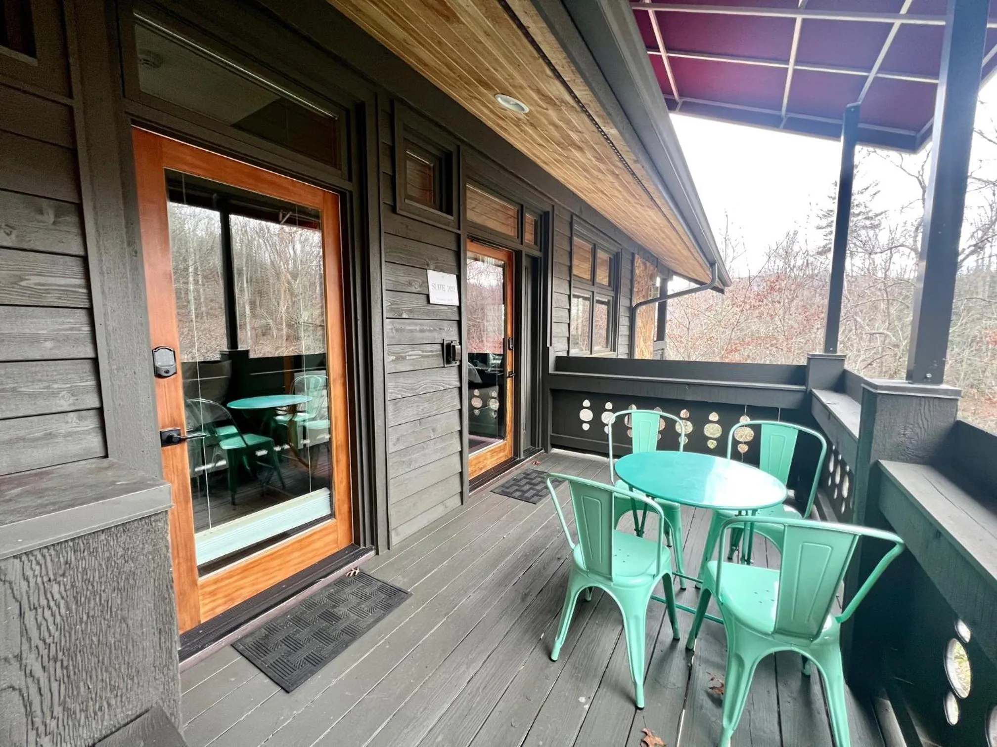 Outland Chalet & Suites Great Smoky Mountains