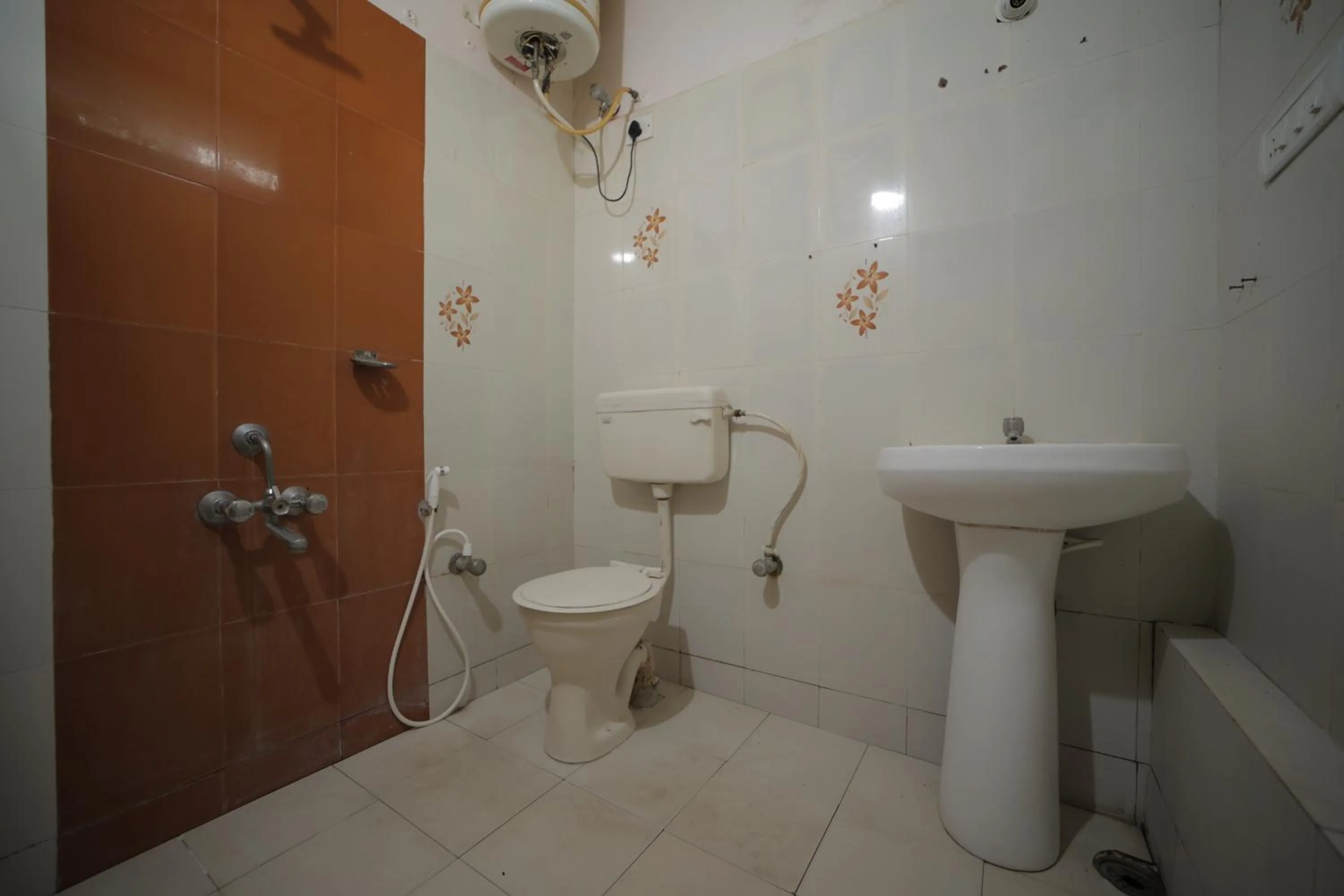 Toilet in Green Park Resort