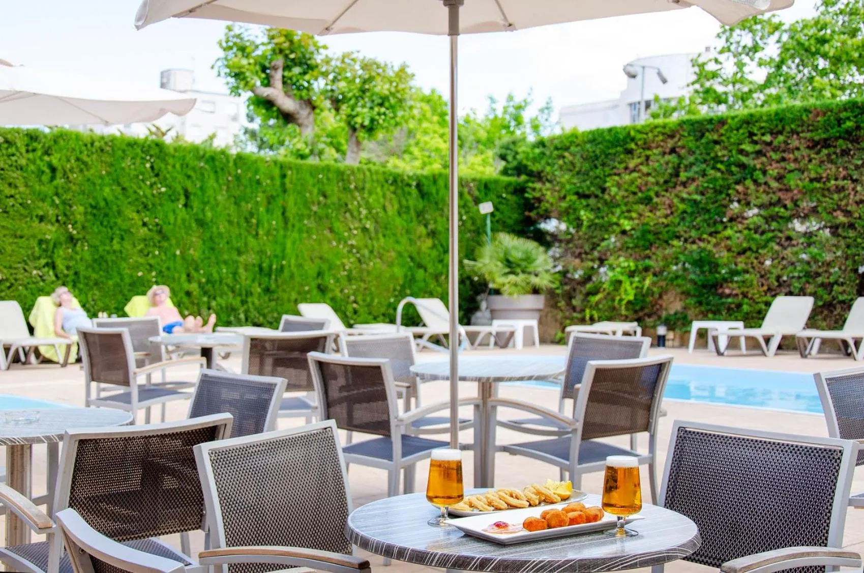 Swimming pool in Hotel Medes II