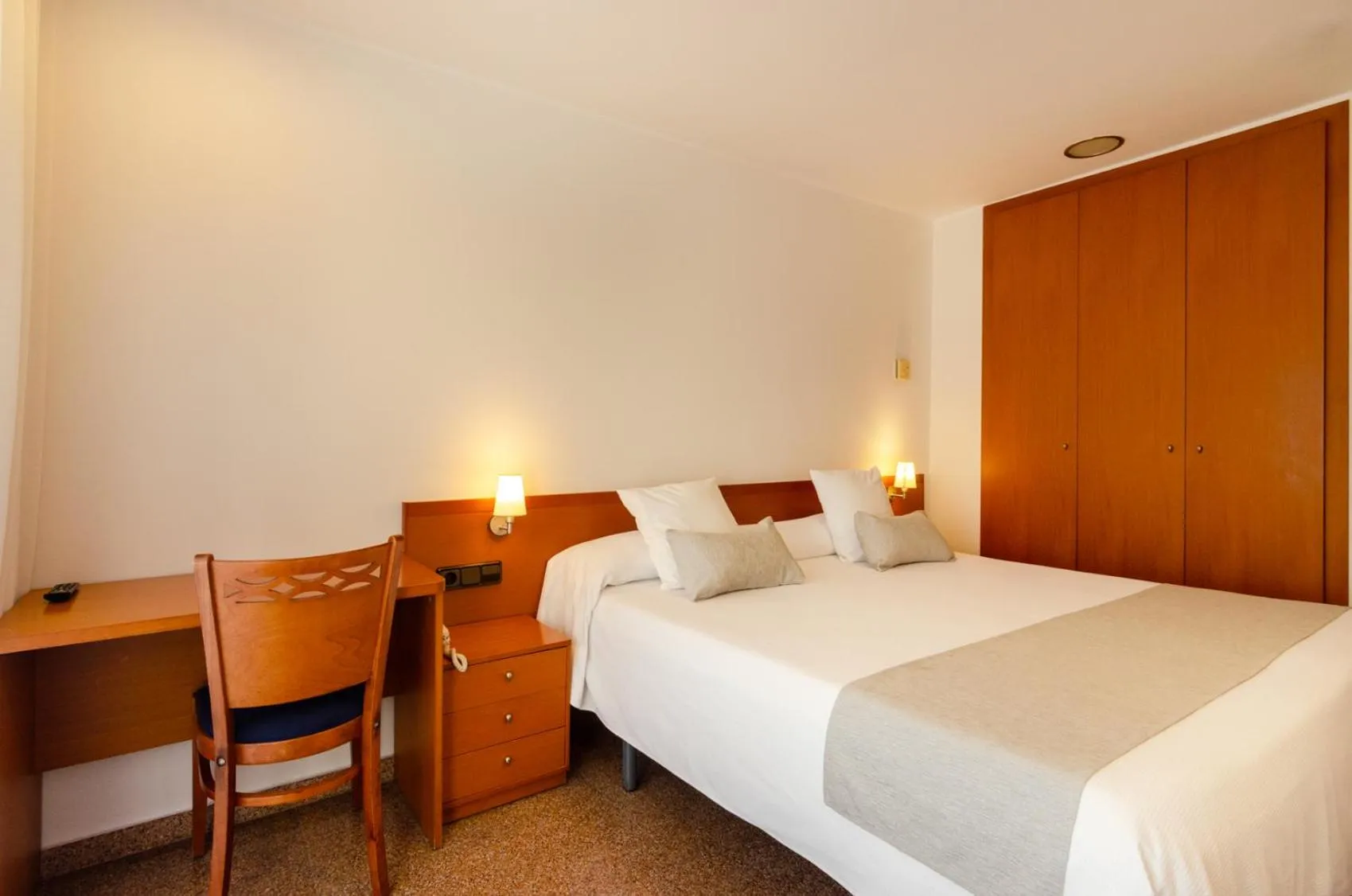 Bed in Hotel Medes II