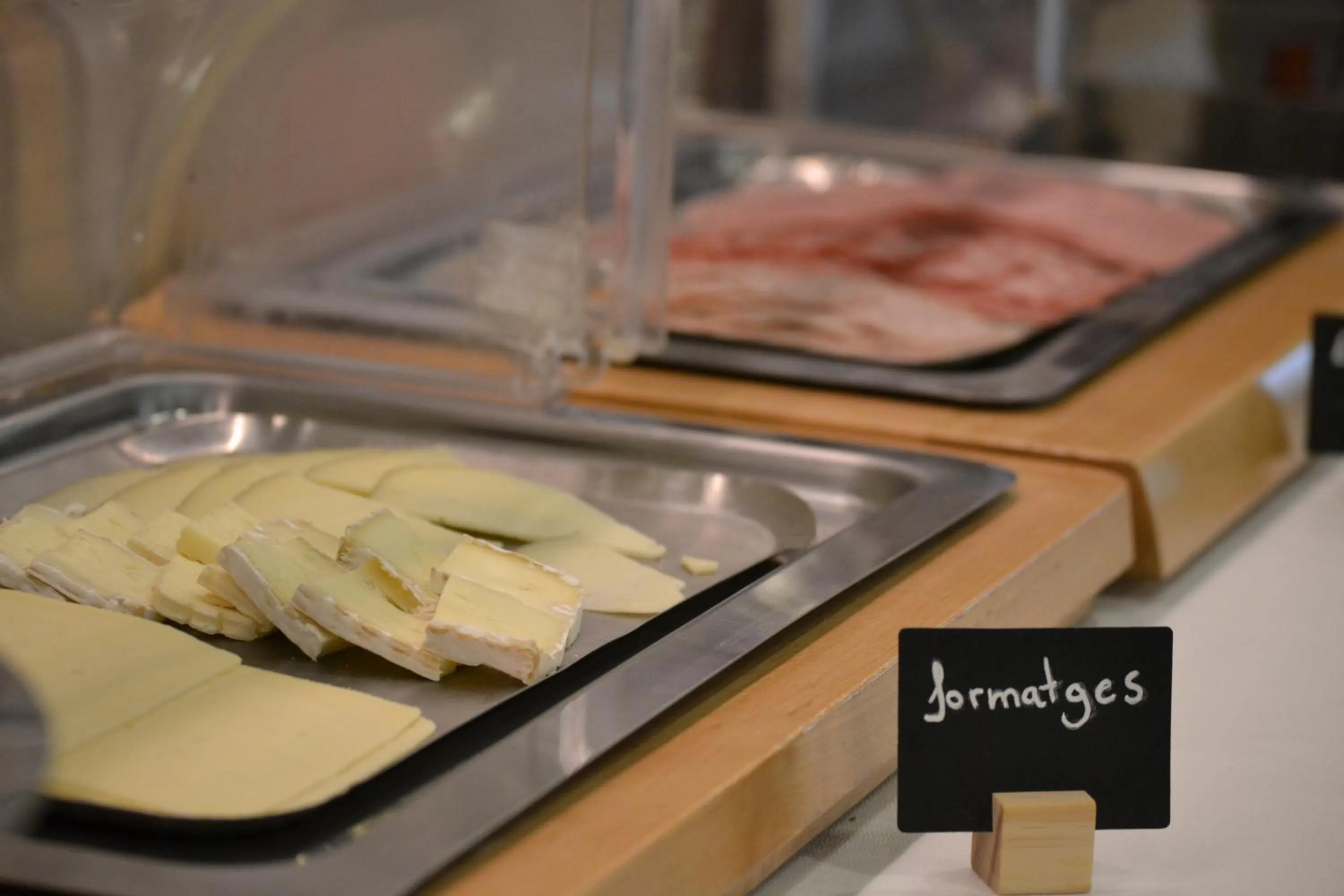 Breakfast in Hotel Medes II