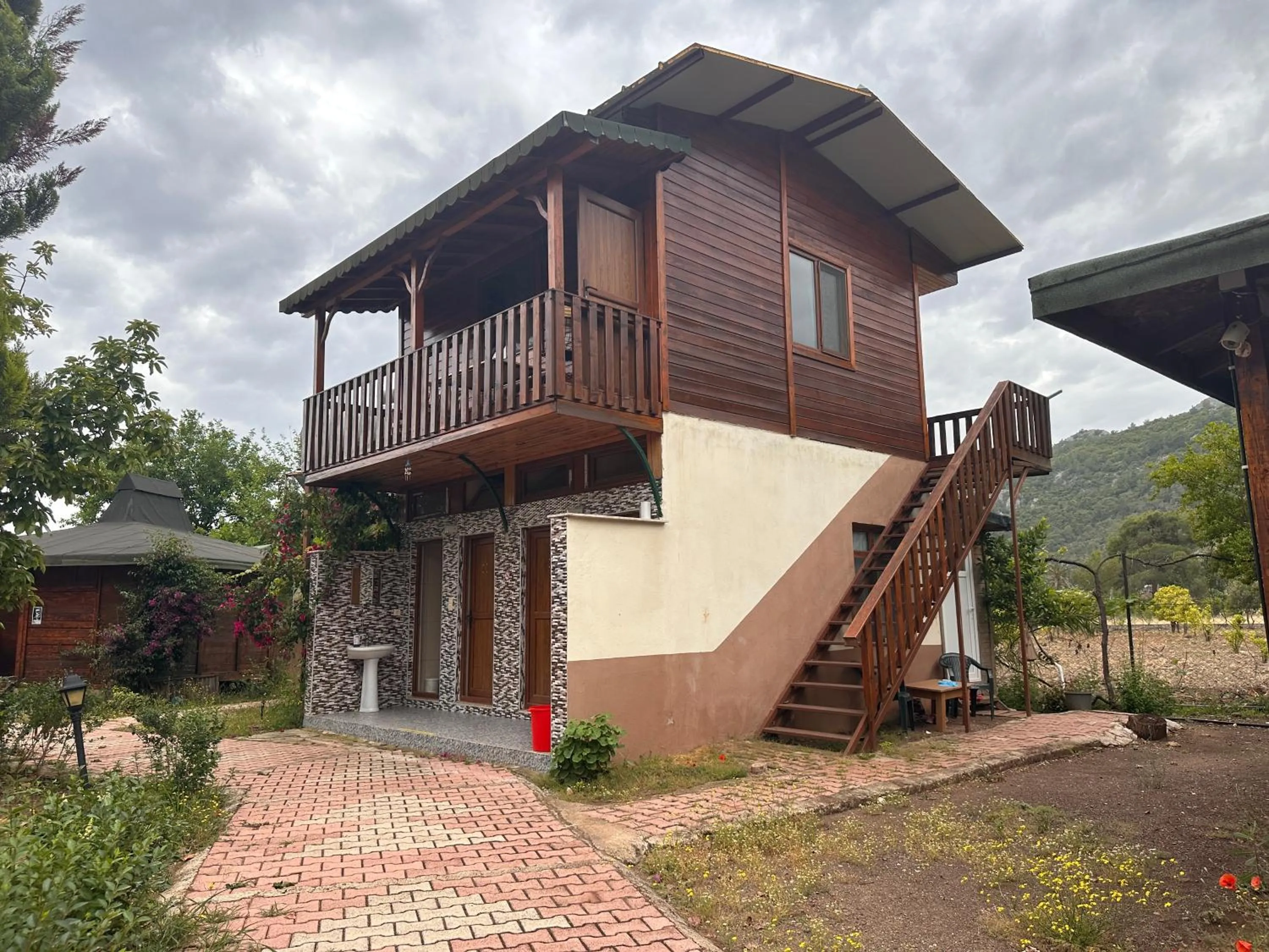 Photo of the whole room in Likya Yanartaş Bungalow