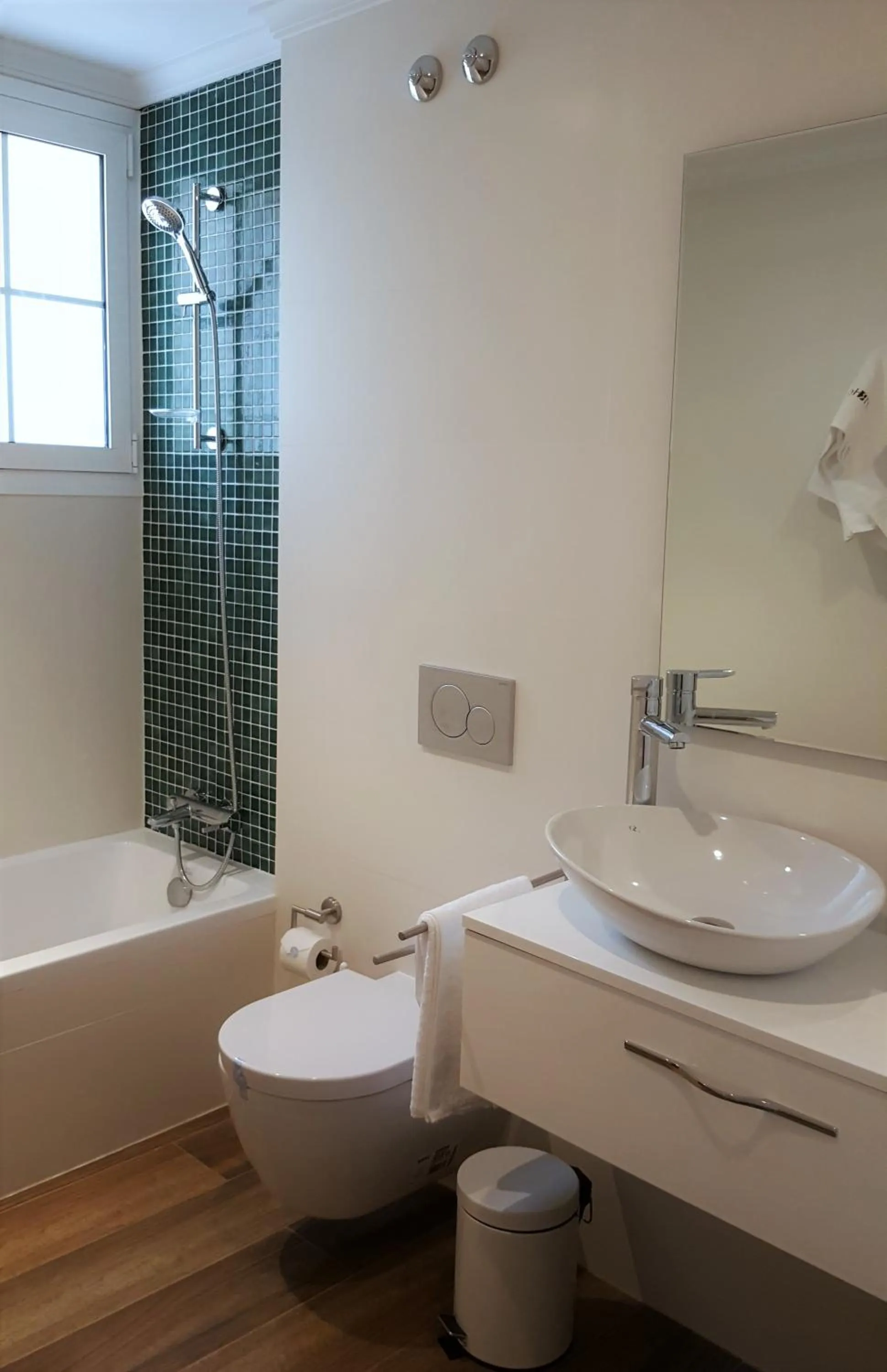 Bathroom in MR Hotelet de la Raconà & Apartments