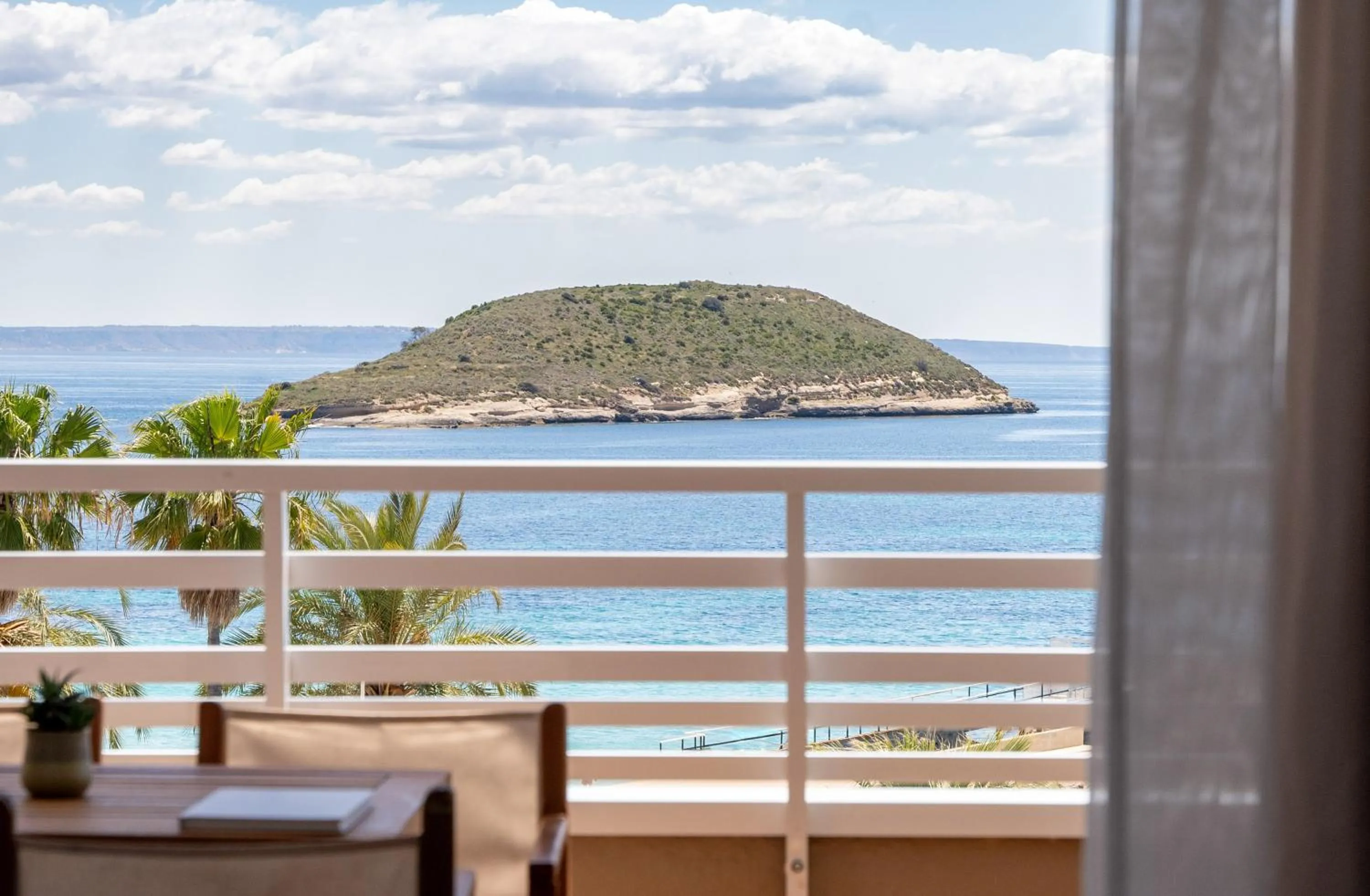 Sea view in INNSiDE by Meliá Wave Calviá