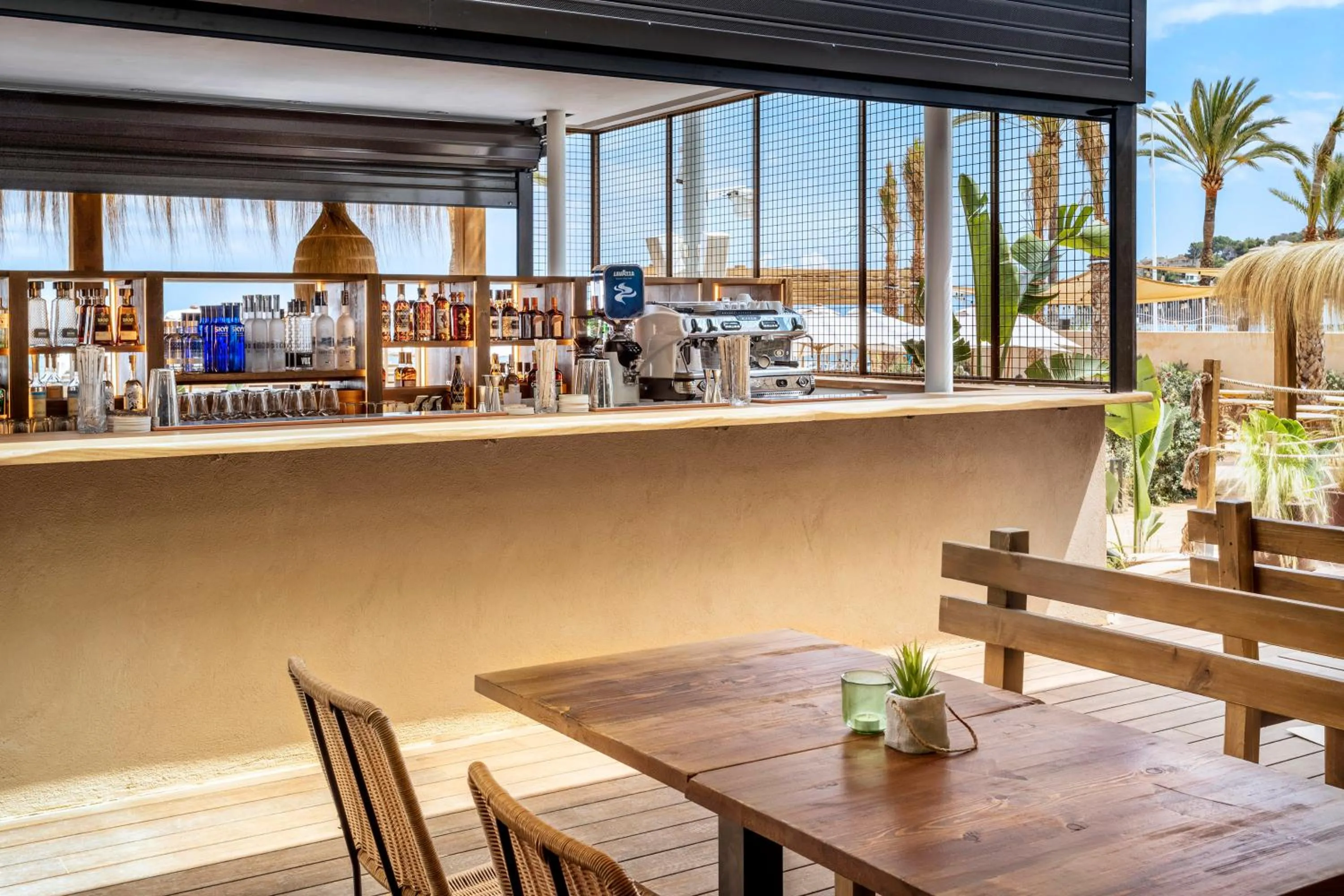 Restaurant/places to eat in INNSiDE by Meliá Wave Calviá