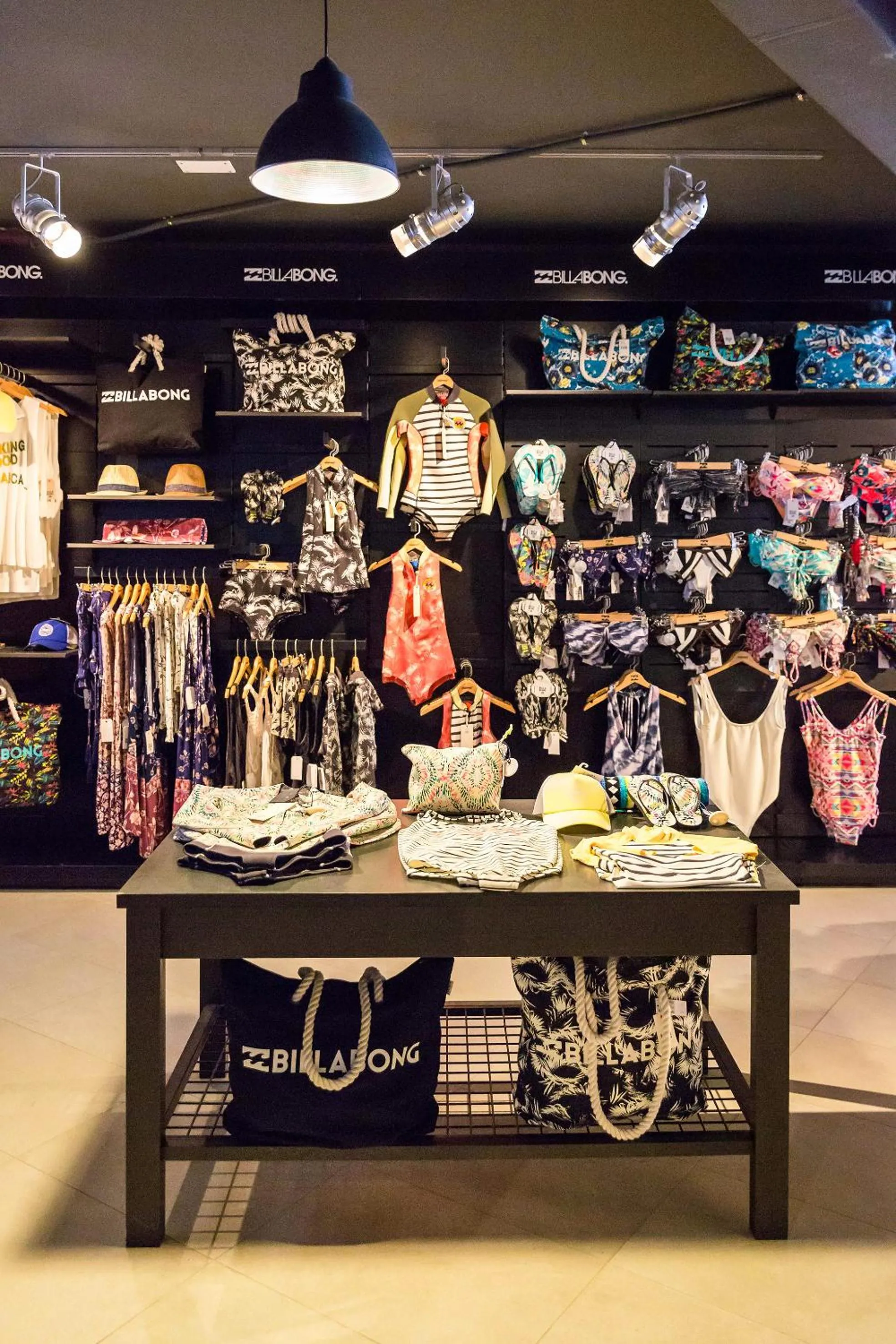 On-site shops in INNSiDE by Meliá Wave Calviá