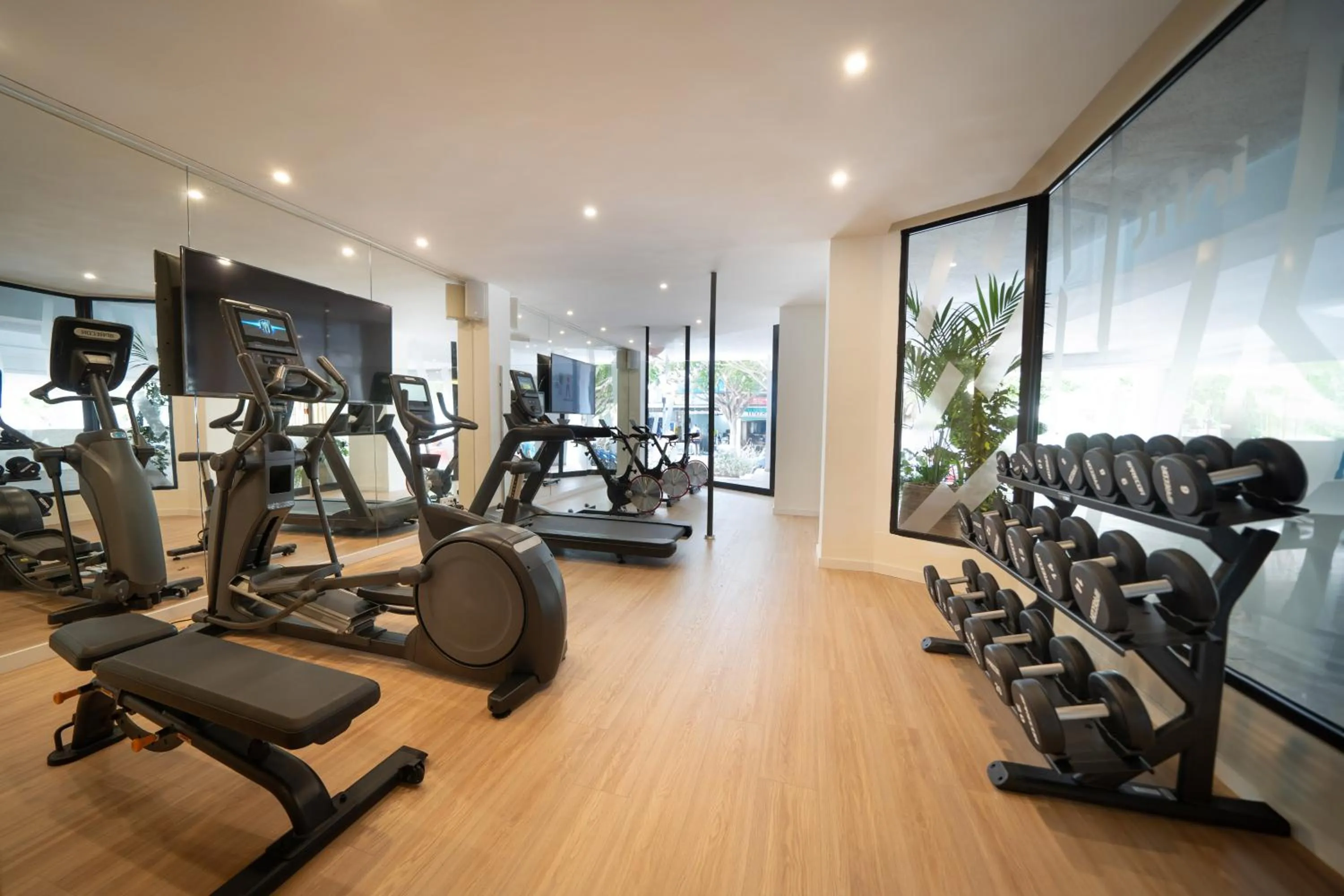 Fitness centre/facilities in INNSiDE by Meliá Wave Calviá