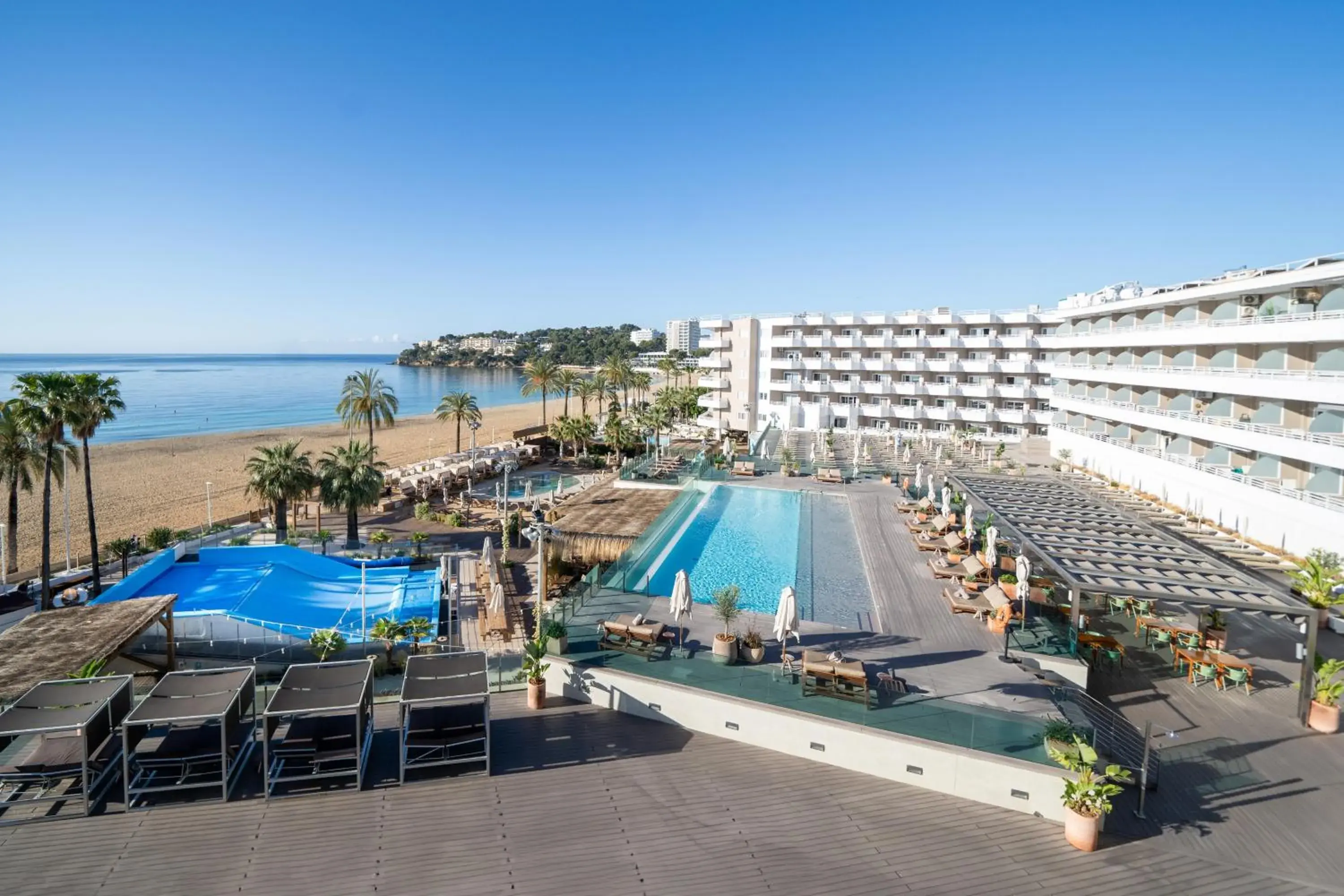 Property building in INNSiDE by Meliá Wave Calviá Property building in INNSiDE by Meliá Wave Calviá