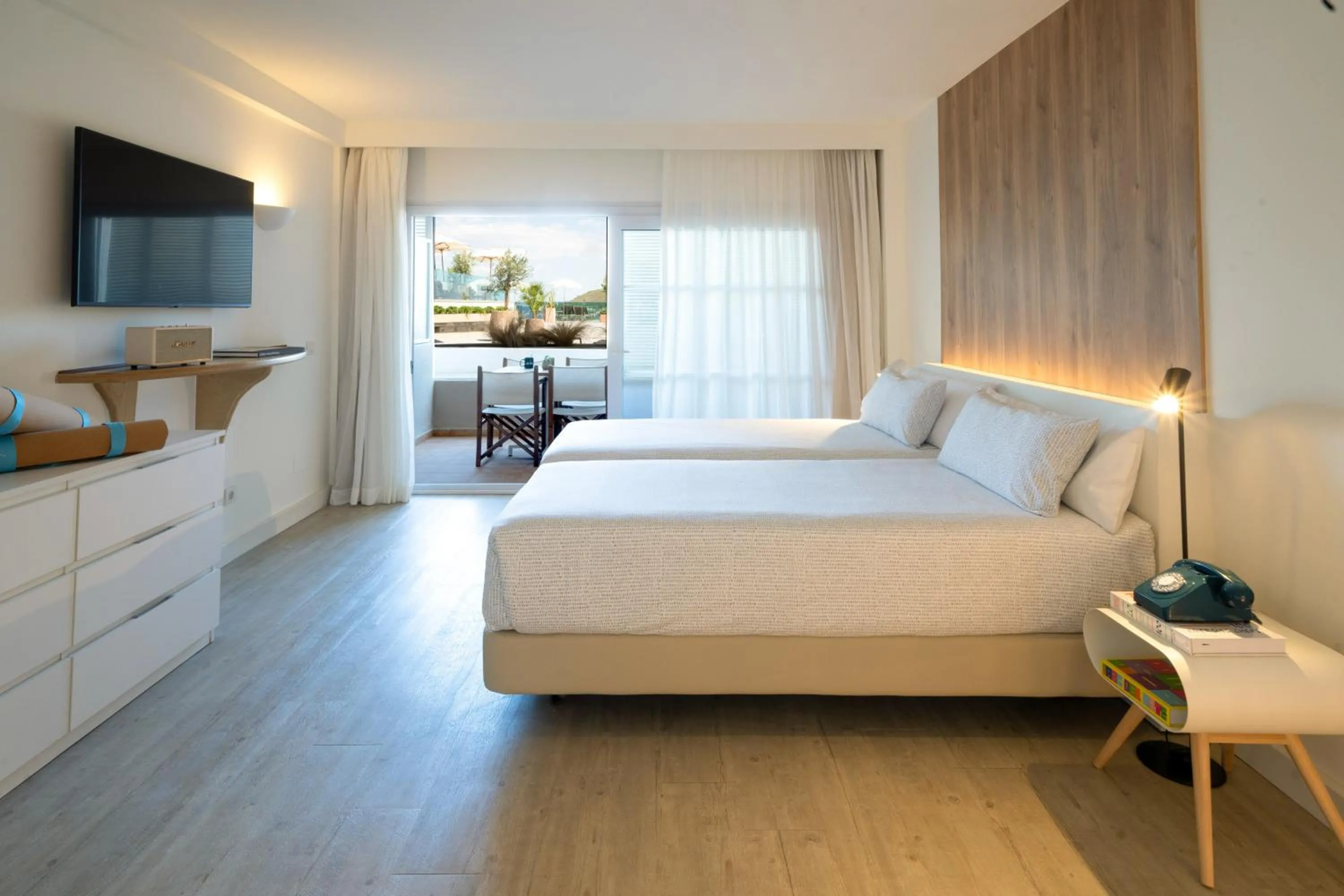 Bed in INNSiDE by Meliá Wave Calviá