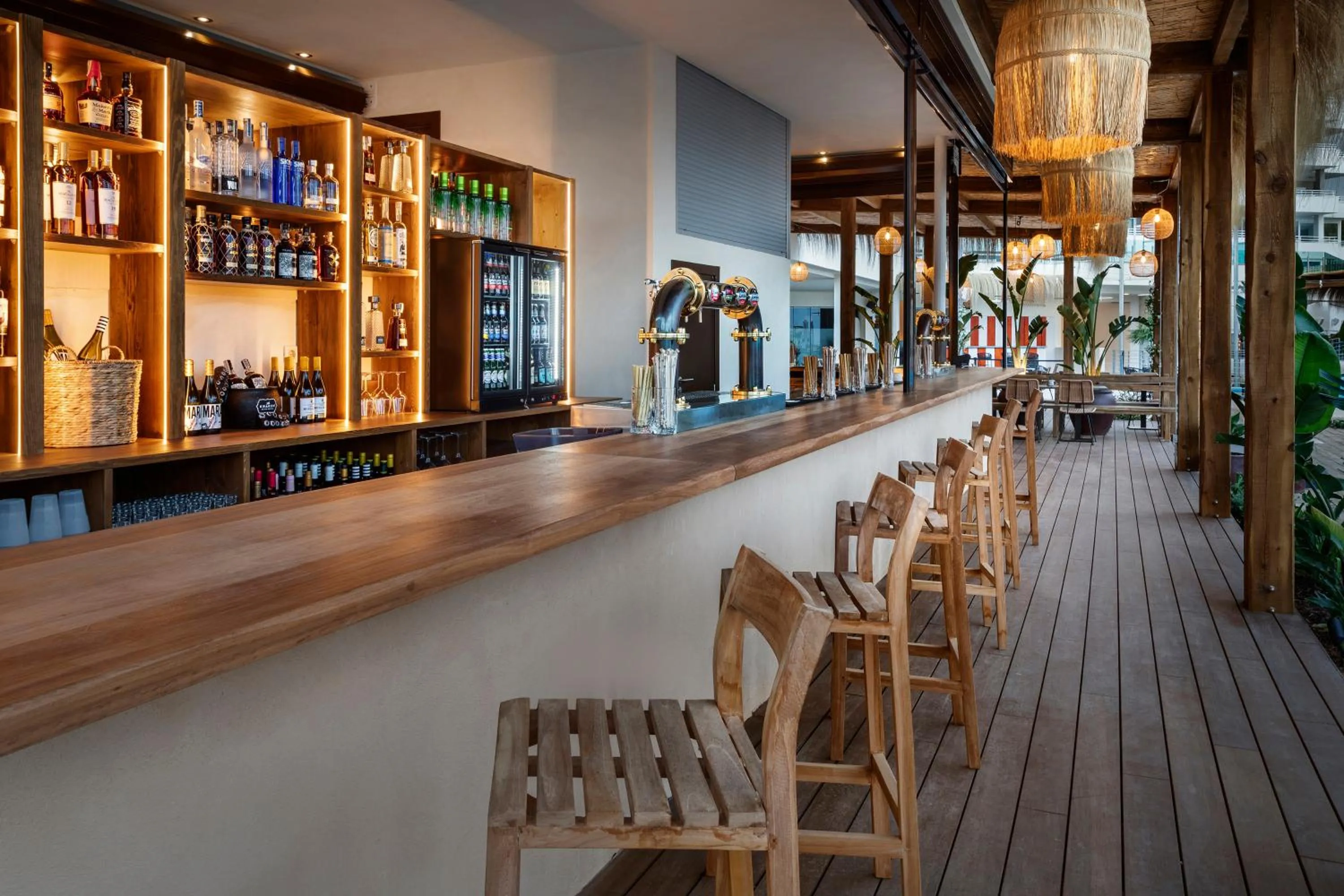 Restaurant/places to eat in INNSiDE by Meliá Wave Calviá