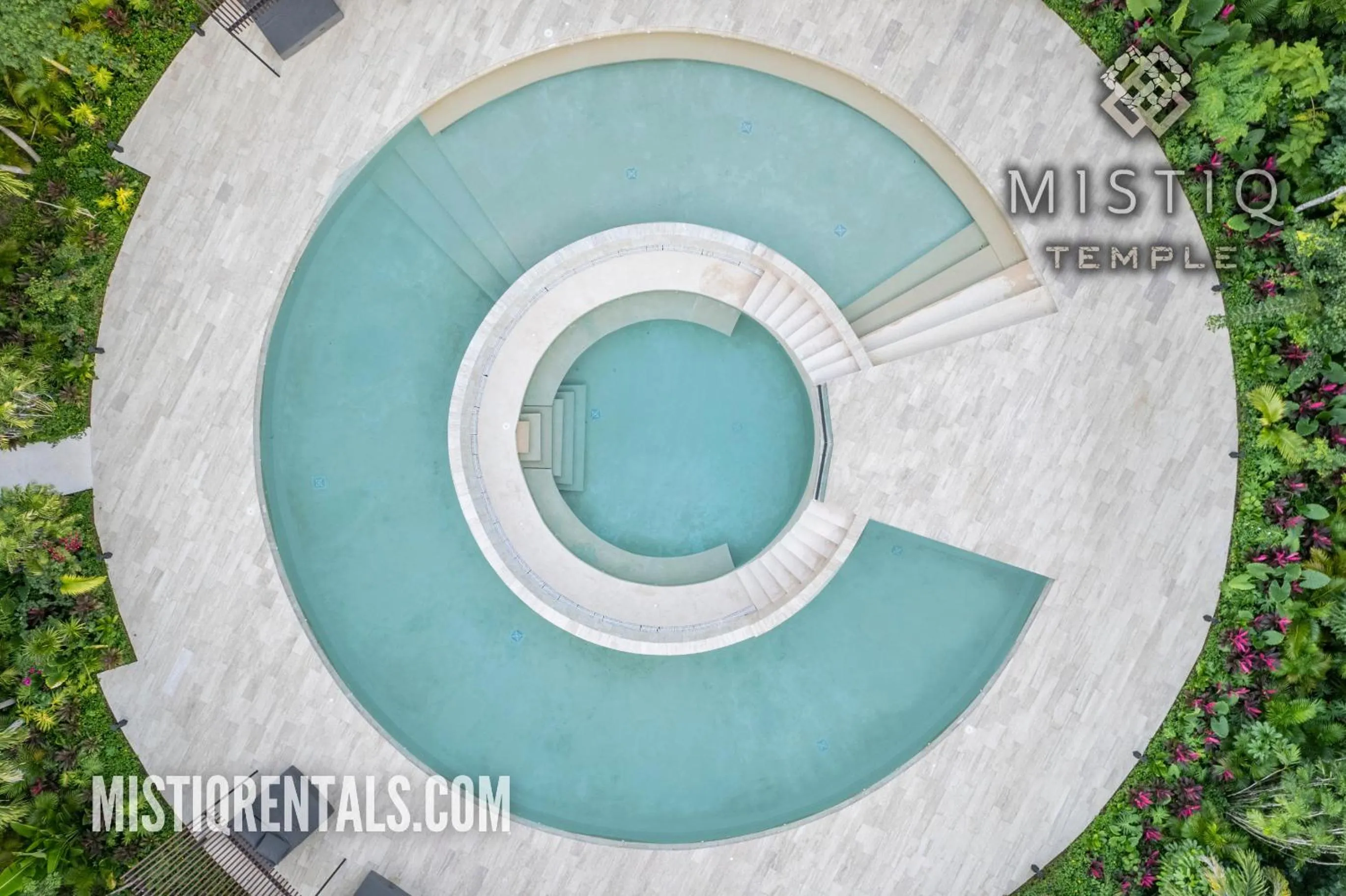 Swimming pool in Mistiq Temple I