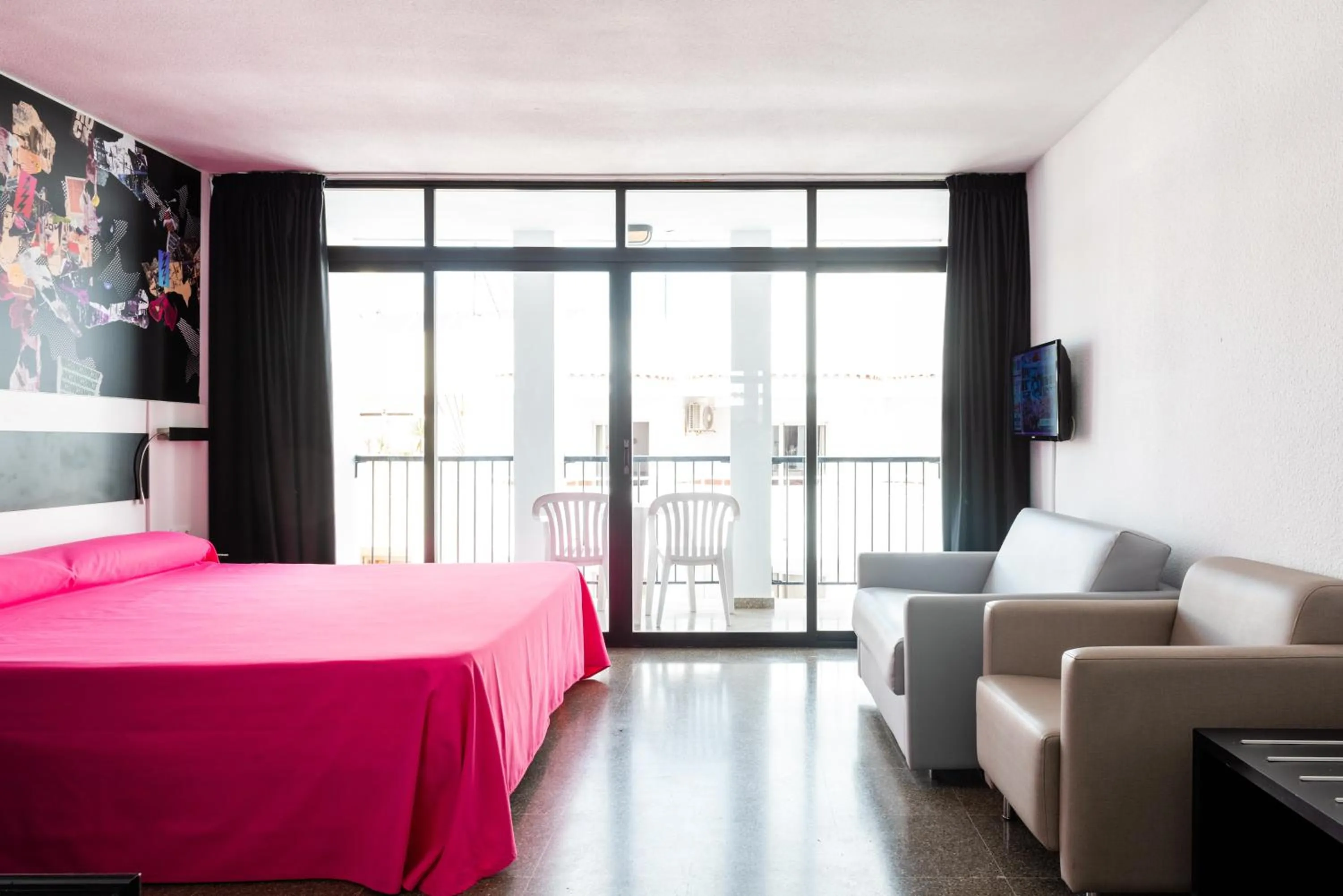 Bed in Ibiza Rocks Hotel - Adults Only